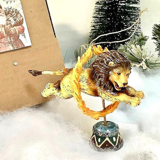 Décoration lion suspension résine ht 10 cm