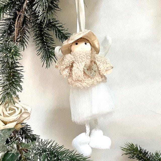 Poupée ange à suspendre beige coeur