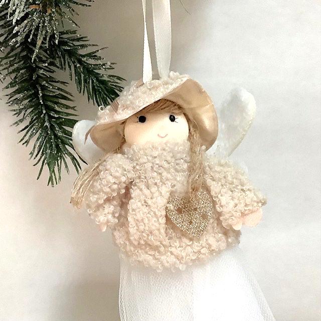 Poupée ange à suspendre beige coeur