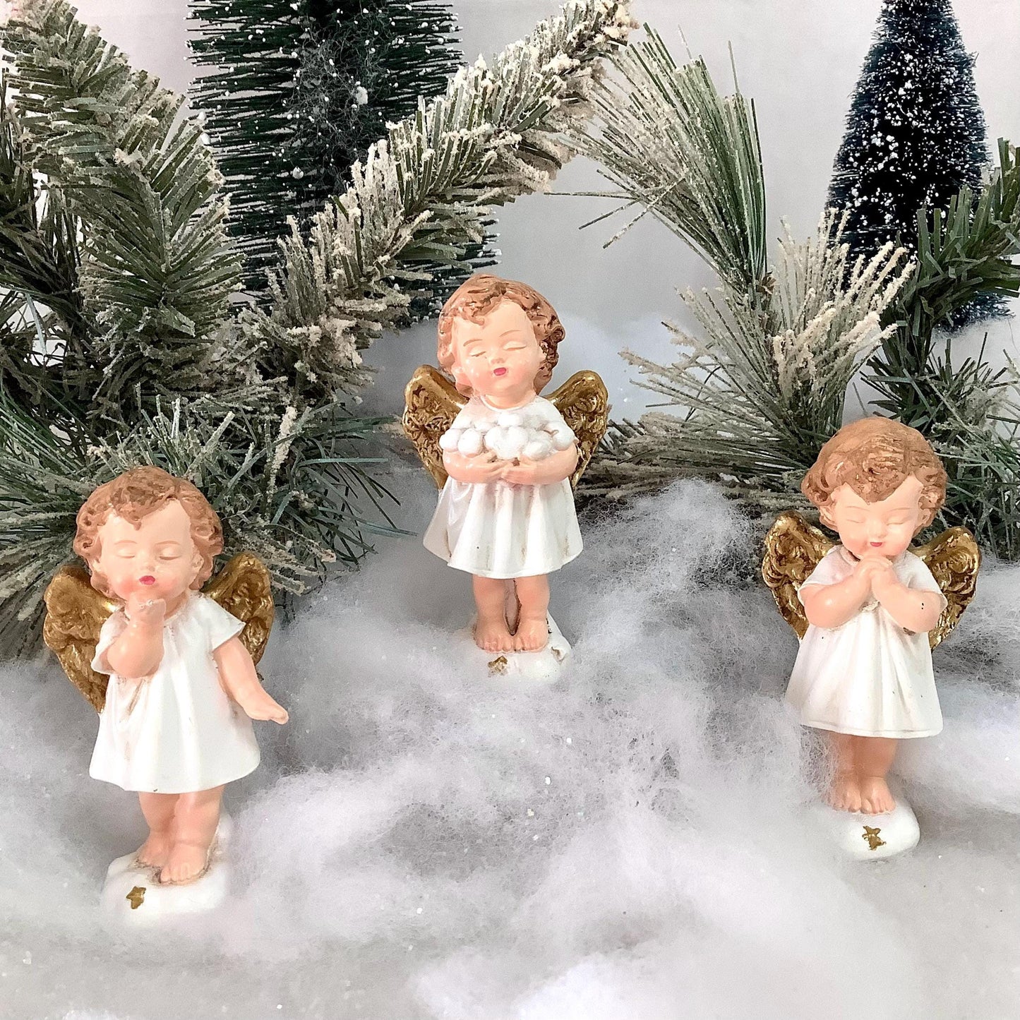 Figurines anges de Noël résine coffret 3 anges ht 8.5 cm