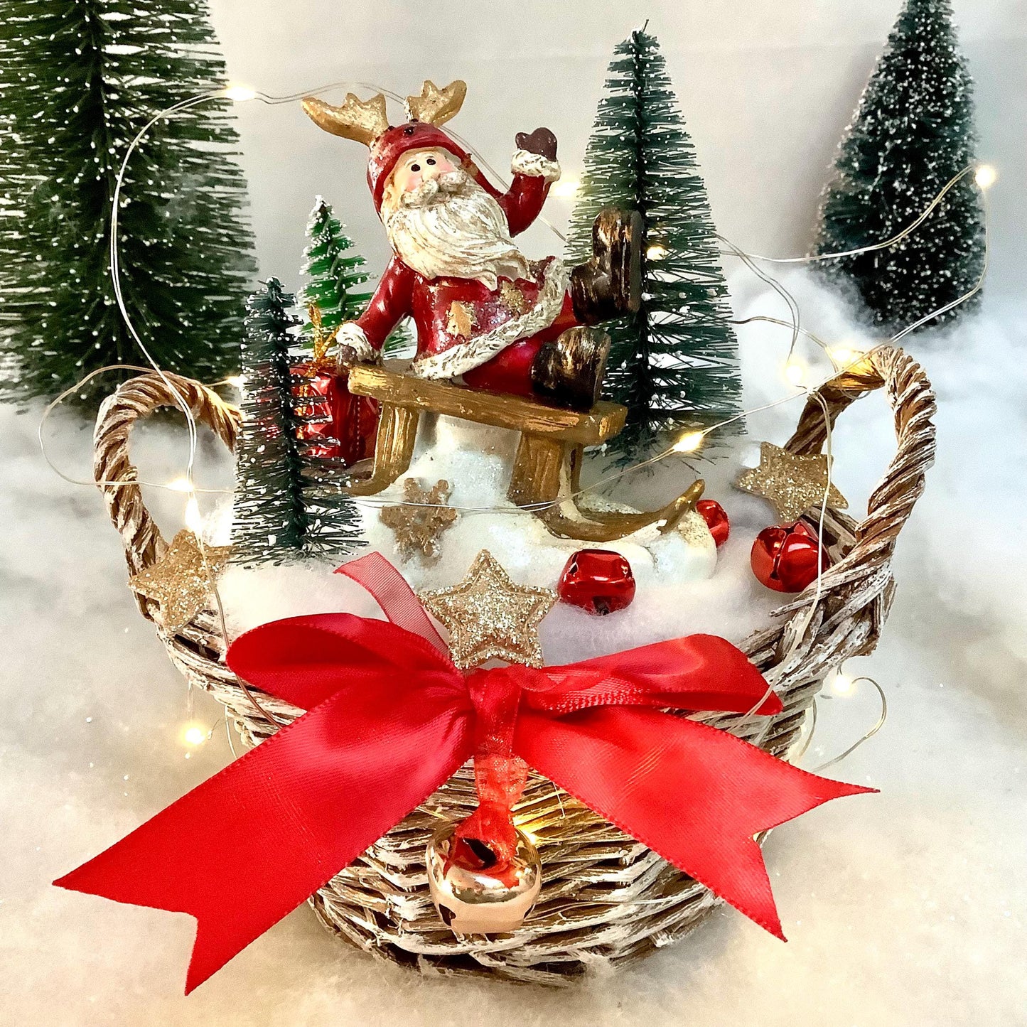 Décoration de Noël lumineuse lutin sur luge ht 18 cm