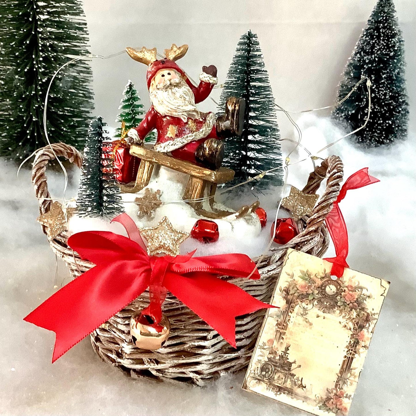 Décoration de Noël lumineuse lutin sur luge ht 18 cm