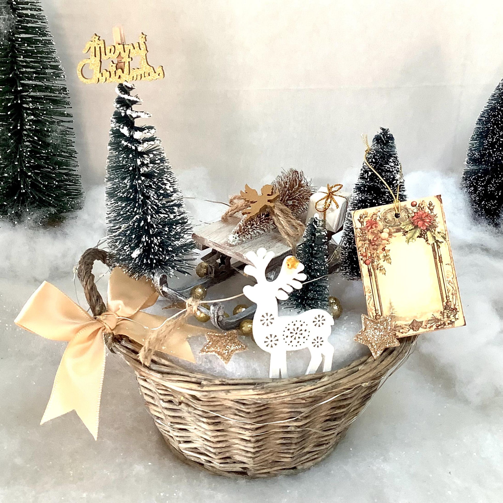 Décoration de Noël lumineuse lutin sur luge ht 23 cm