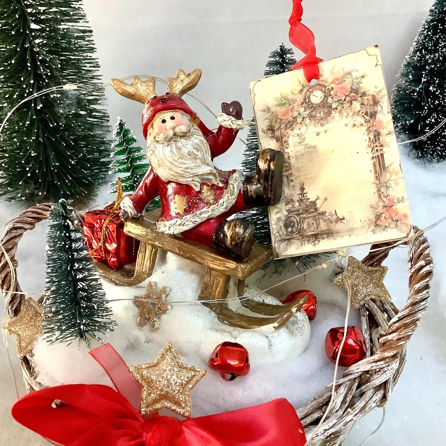 Décoration de Noël lumineuse lutin sur luge ht 18 cm