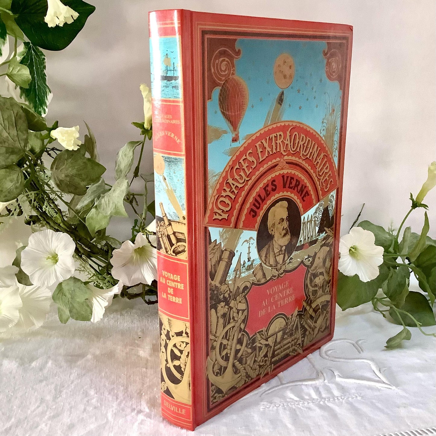 Voyage au centre de la terre Jules Verne livre collection vintage