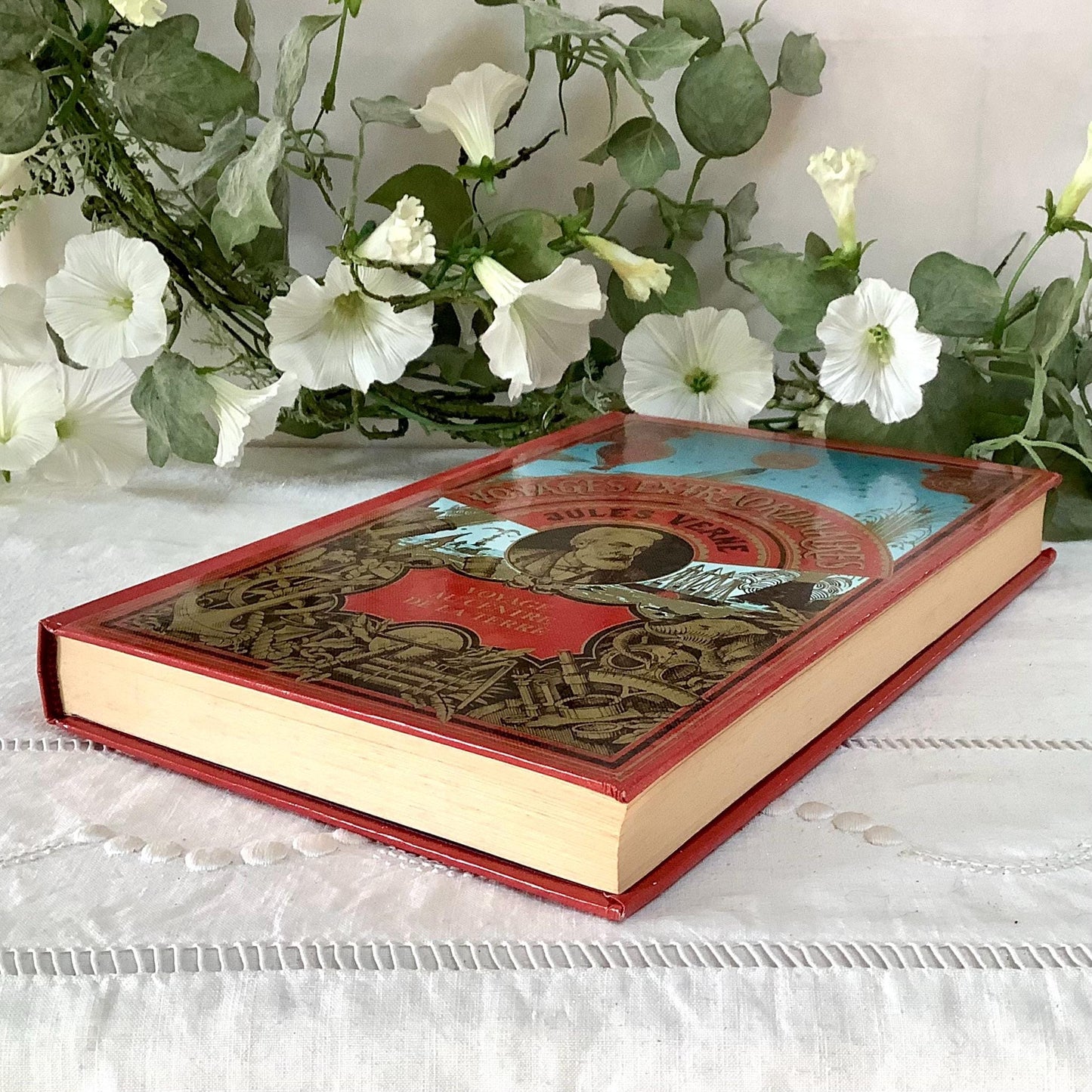 Voyage au centre de la terre Jules Verne livre collection vintage