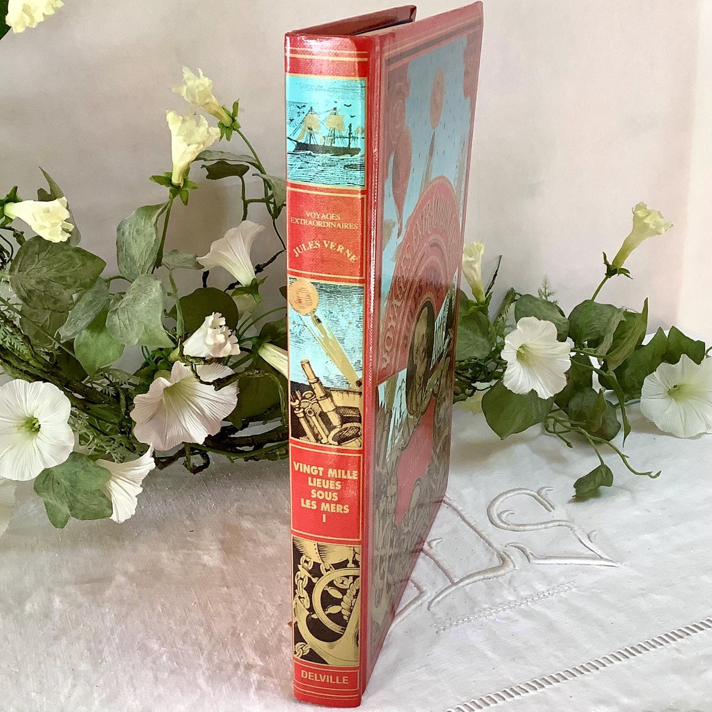 Vingt mille lieues sous les mers tome 1 Jules Verne livre collection vintage