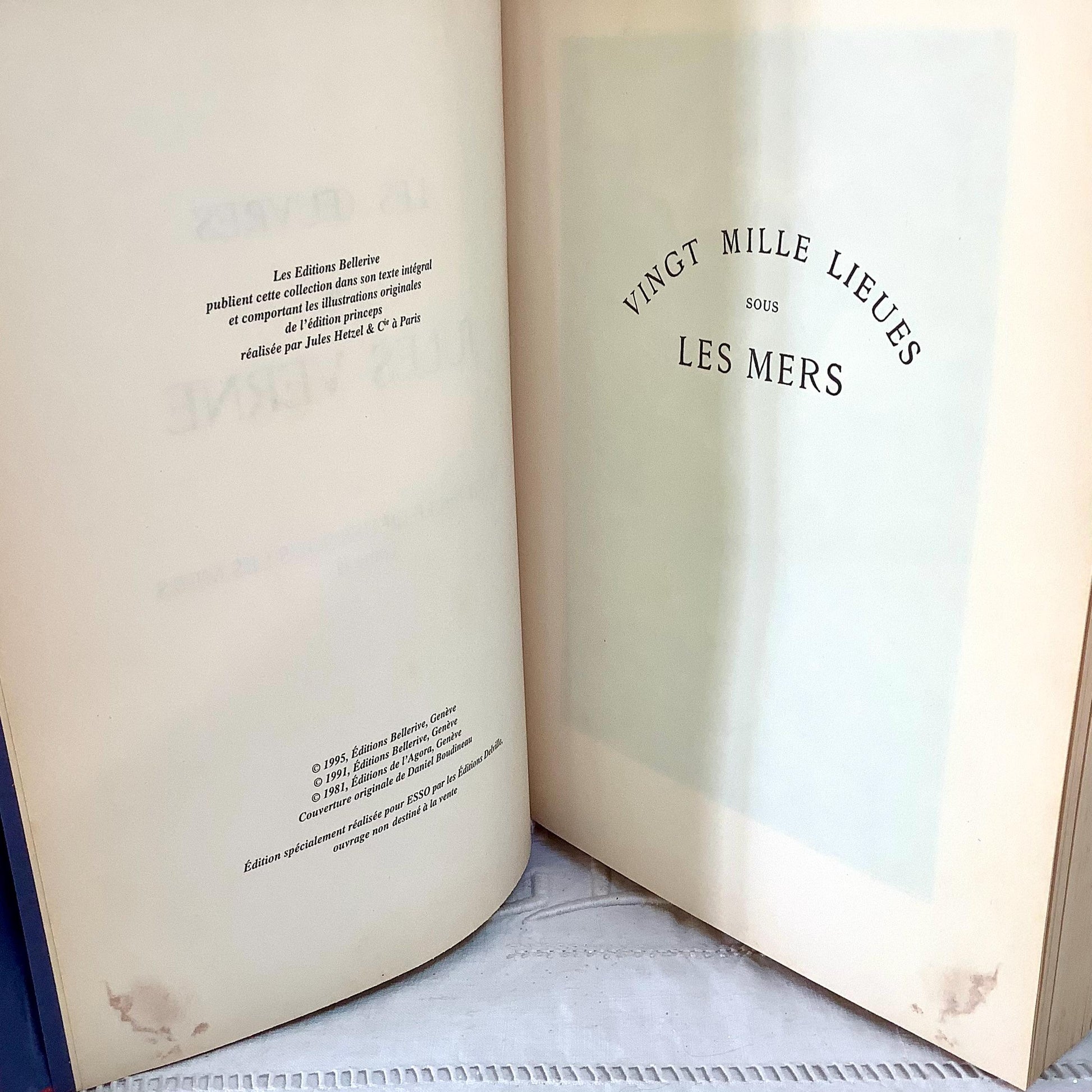 Vingt mille lieues sous les mers tome 2 Jules Verne livre collection vintage