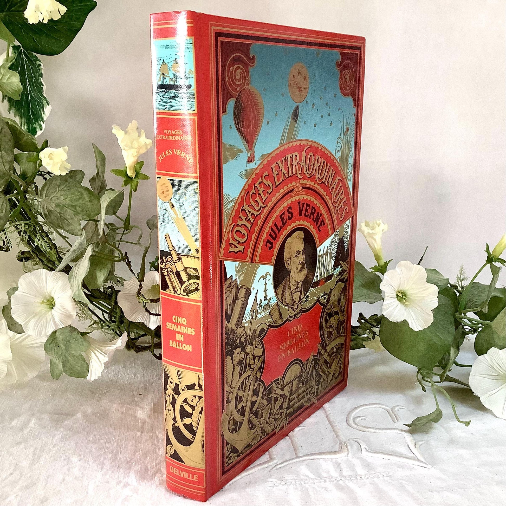 Cinq semaine en ballon Jules Verne livre collection vintage