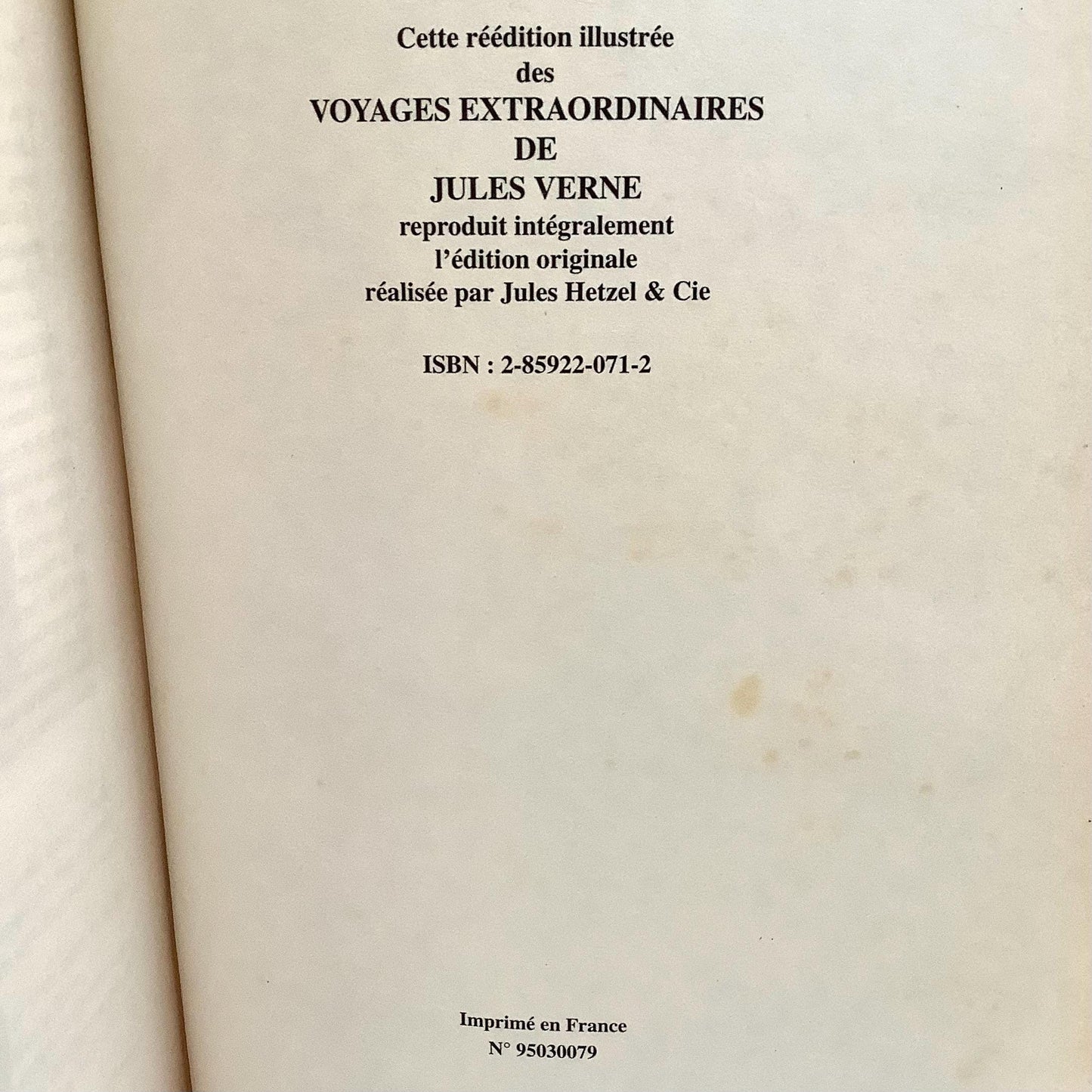 Cinq semaine en ballon Jules Verne livre collection vintage