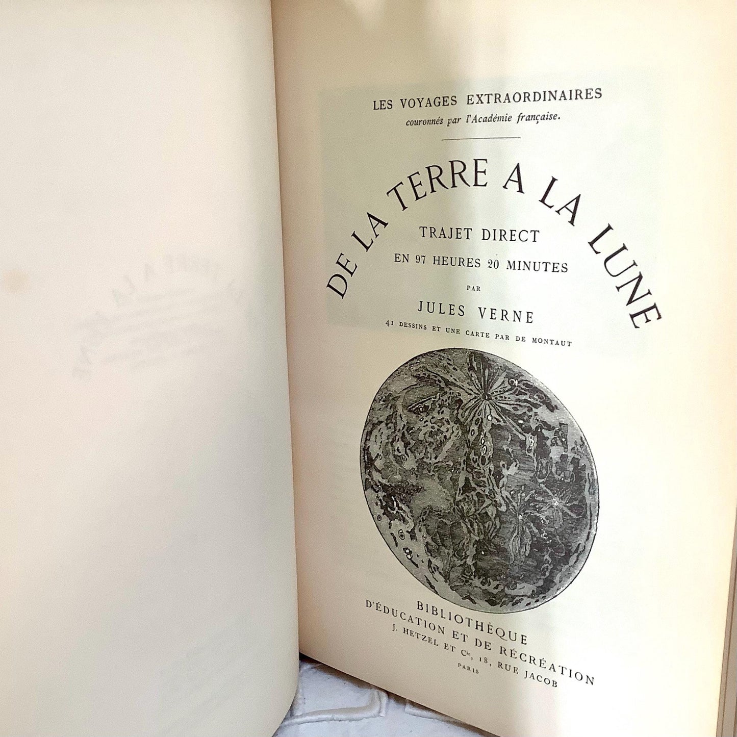 De la terre à la lune Jules Verne livre collection vintage