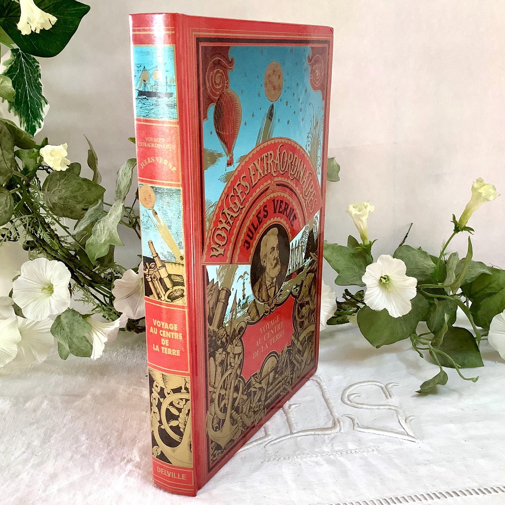 Voyage au centre de la terre Jules Verne livre collection vintage