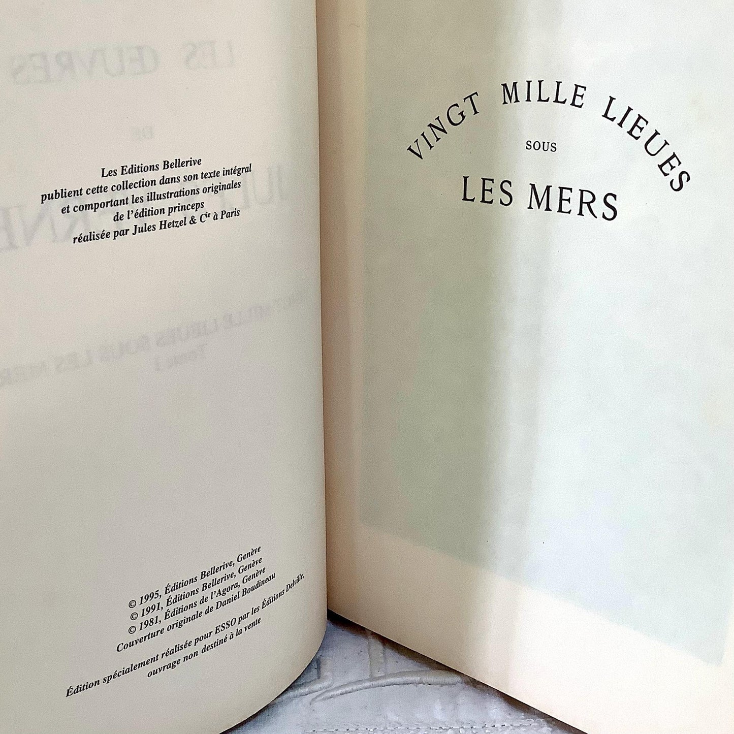 Vingt mille lieues sous les mers tome 1 Jules Verne livre collection vintage