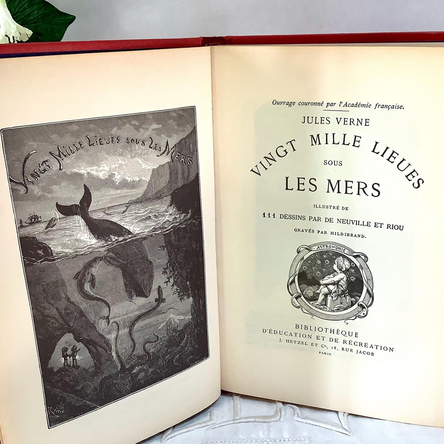 Vingt mille lieues sous les mers tome 1 Jules Verne livre collection vintage