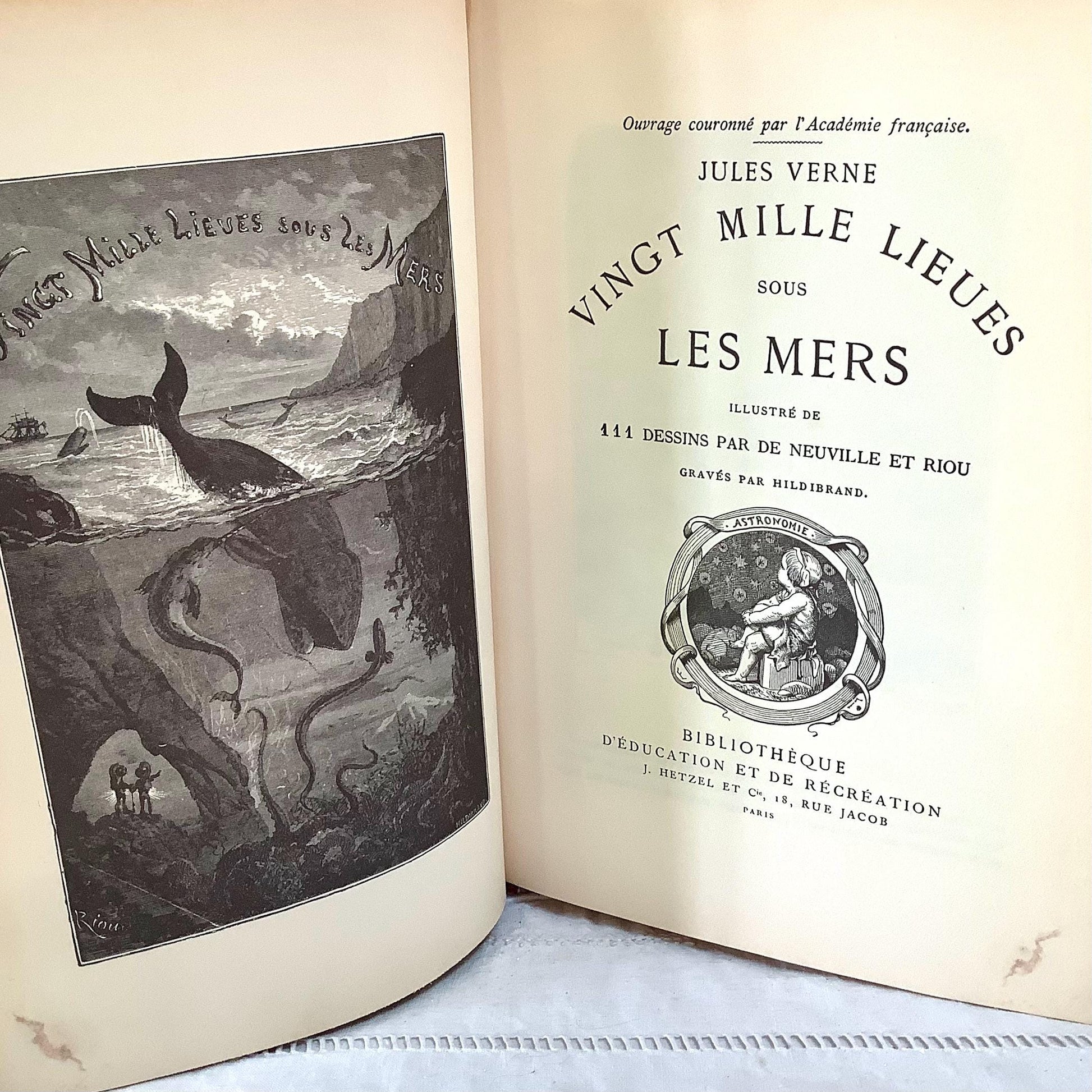 Vingt mille lieues sous les mers tome 2 Jules Verne livre collection vintage