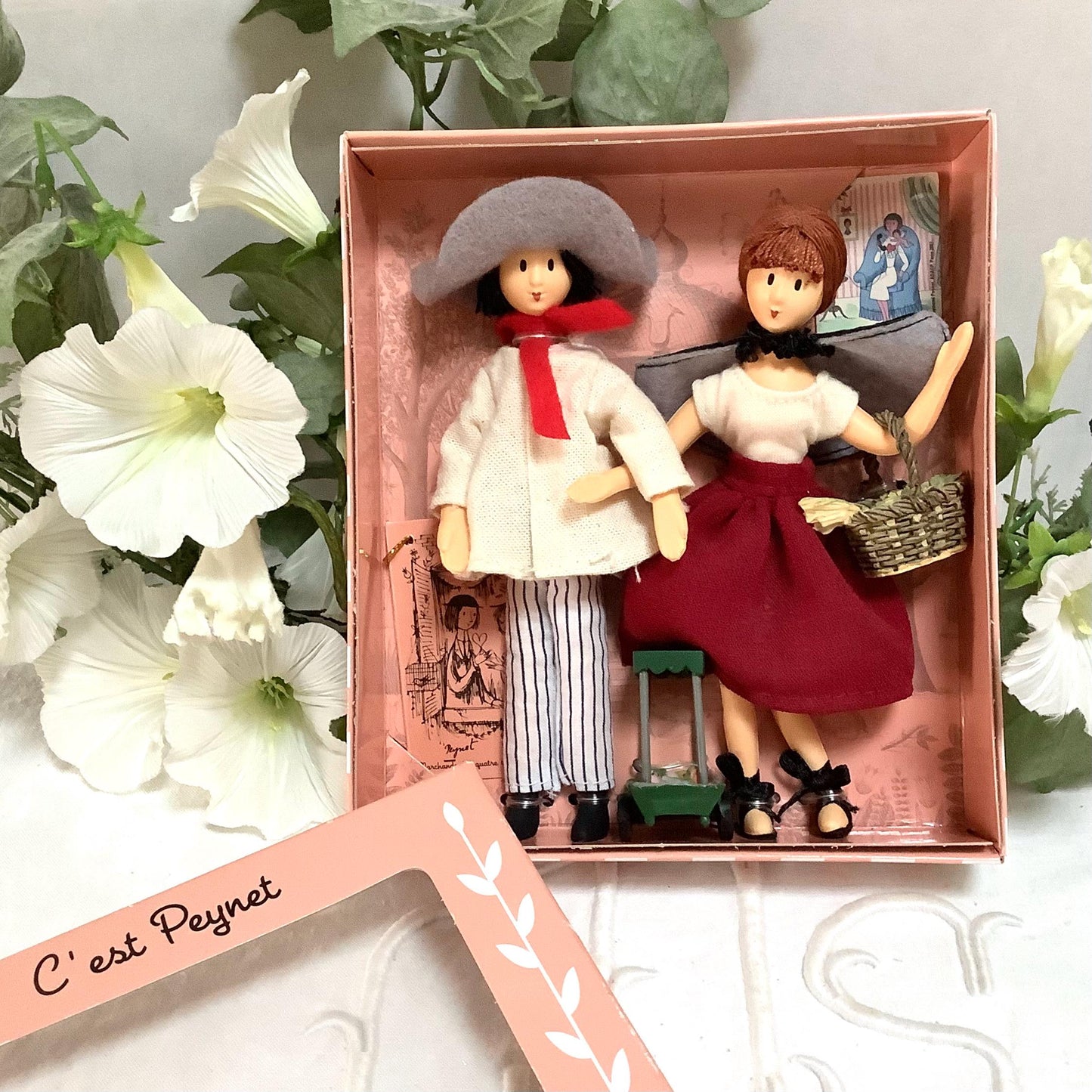 Marchande des quatre saison et fort des halles coffret deux poupées vintage collection amoureux de Peynet