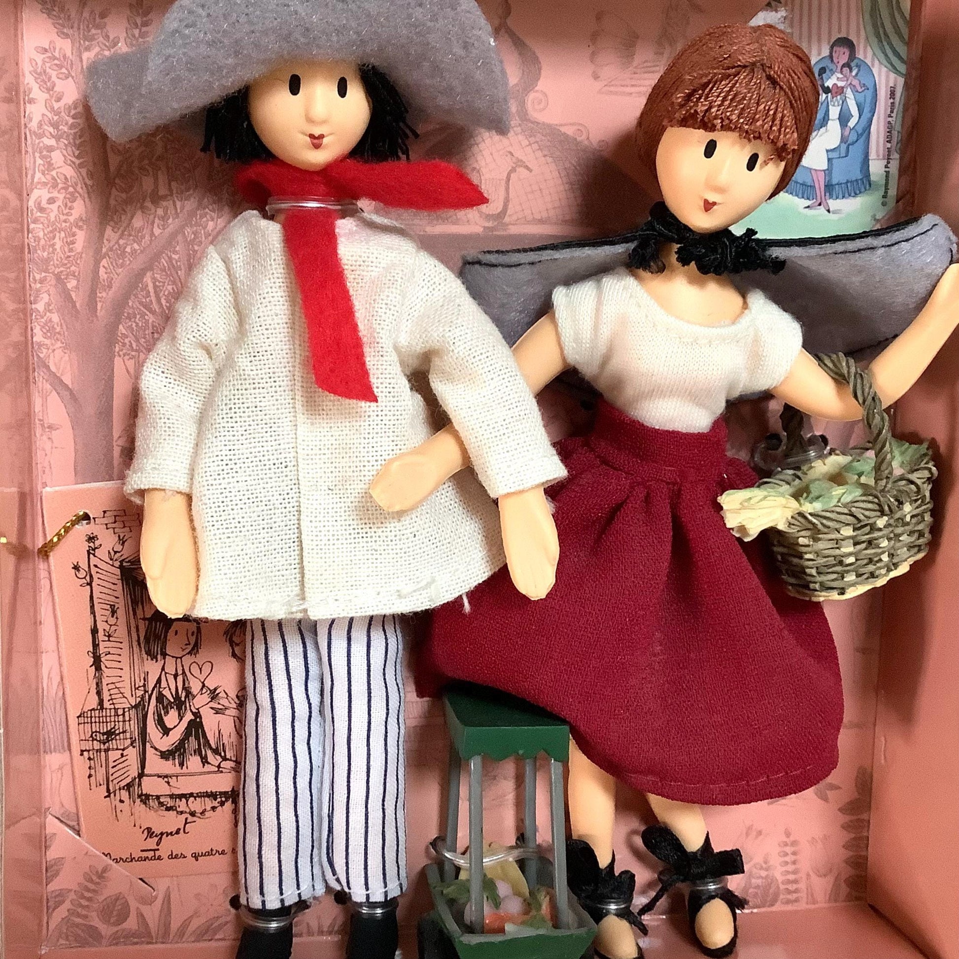 Marchande des quatre saison et fort des halles coffret deux poupées vintage collection amoureux de Peynet