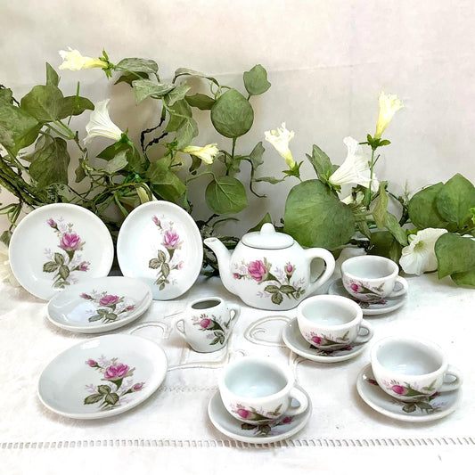 Dinette porcelaine motifs petites roses vintage