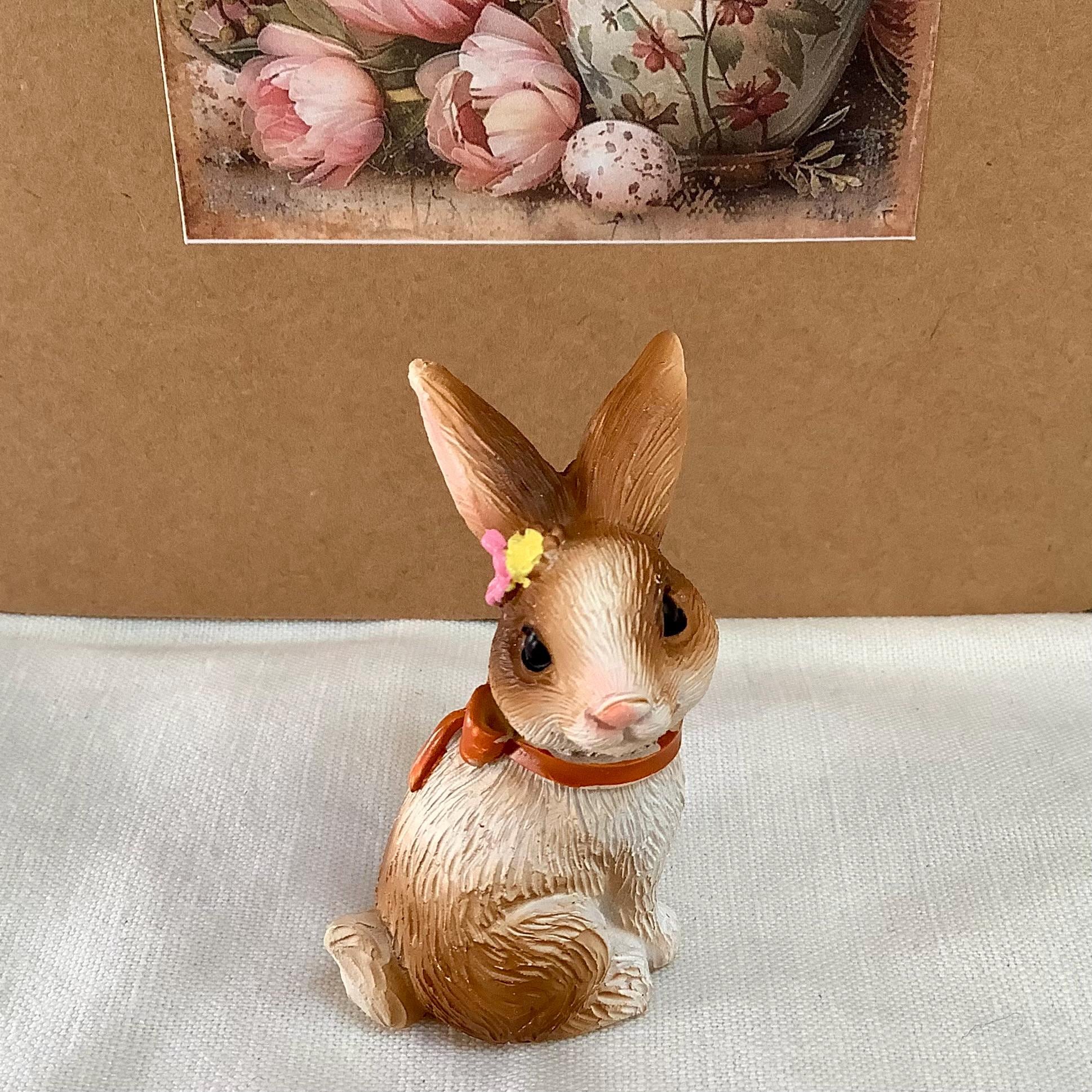 Petites figurines lapins résine décoration de Pâques vintage ht 5 cm