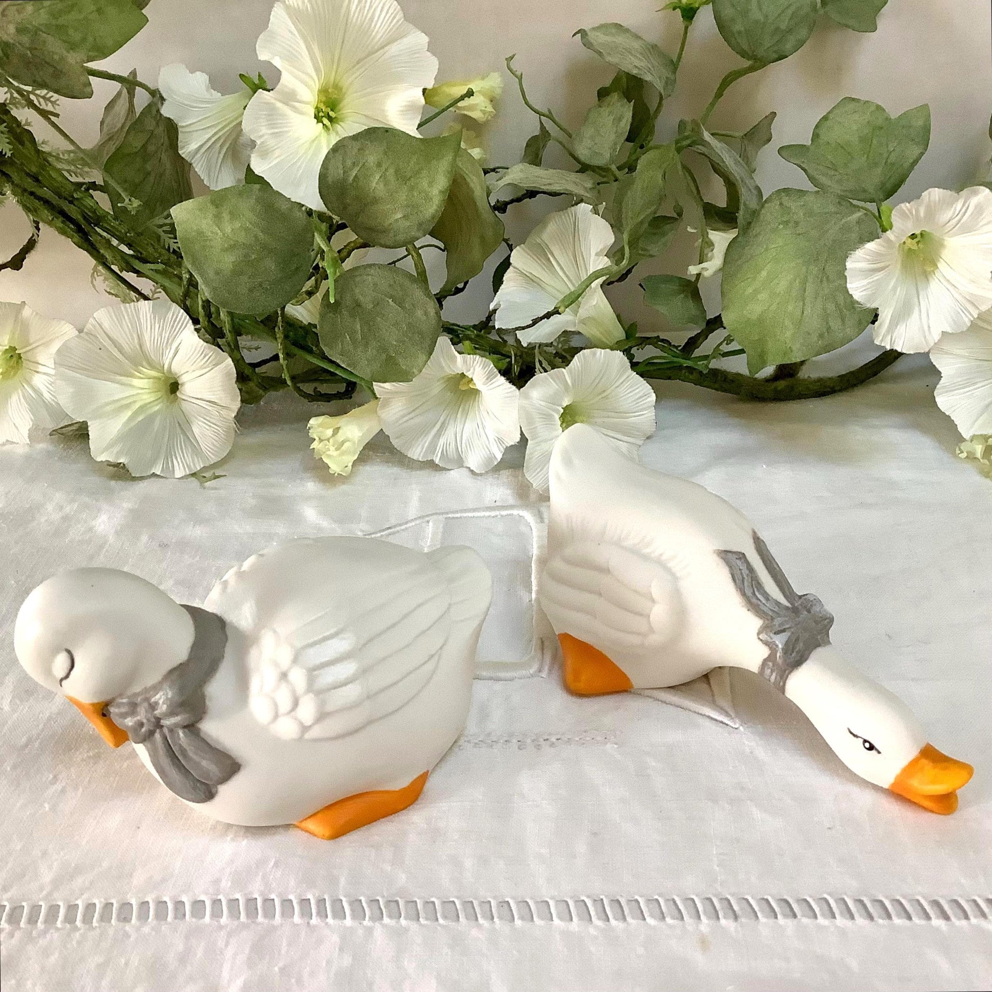 Figurines vintage oies collection porcelaine biscuit ht 5.5 cm