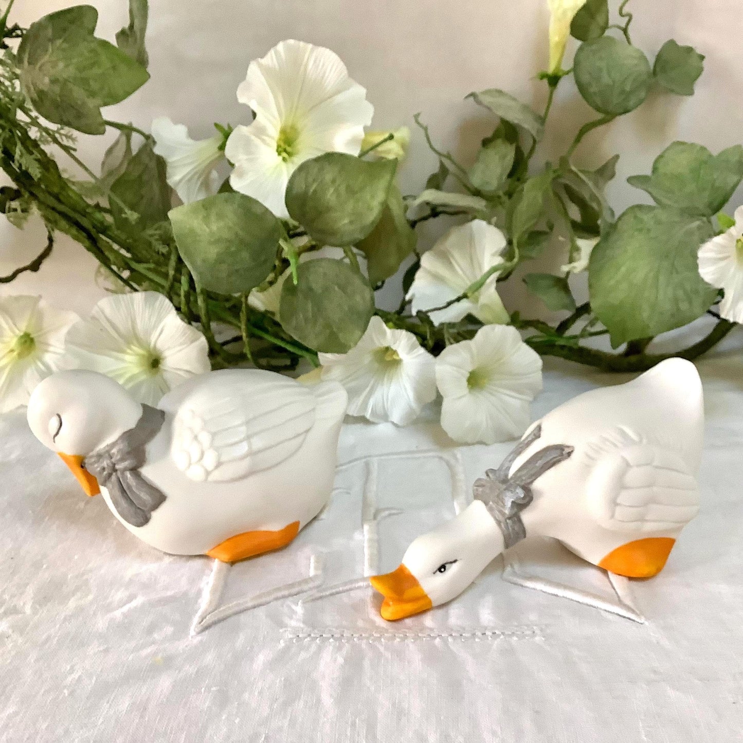 Figurines vintage oies collection porcelaine biscuit ht 5.5 cm