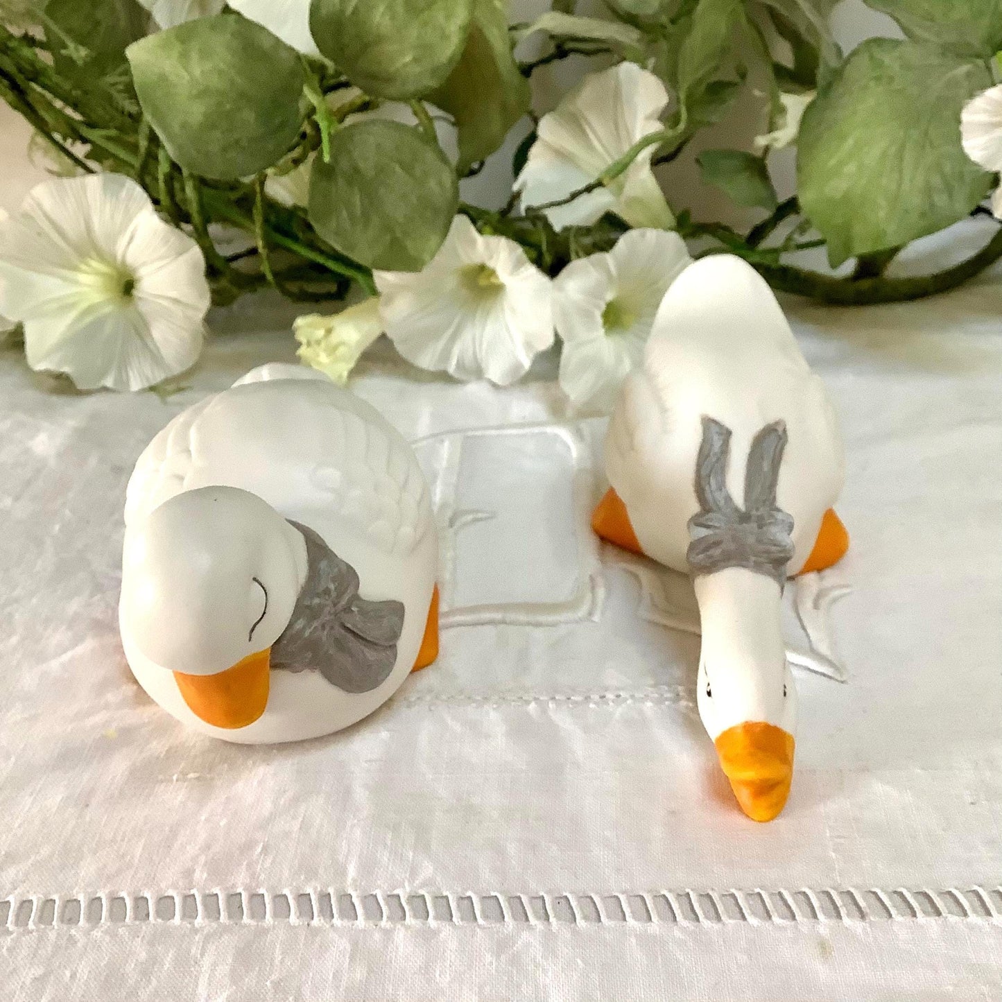 Figurines vintage oies collection porcelaine biscuit ht 5.5 cm