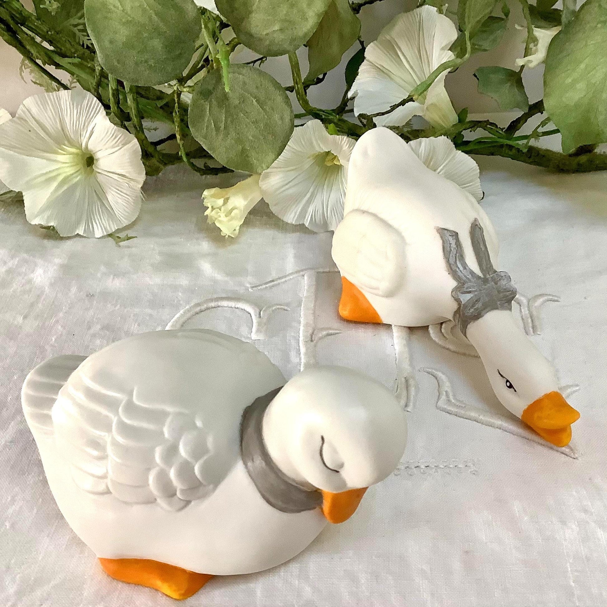 Figurines vintage oies collection porcelaine biscuit ht 5.5 cm