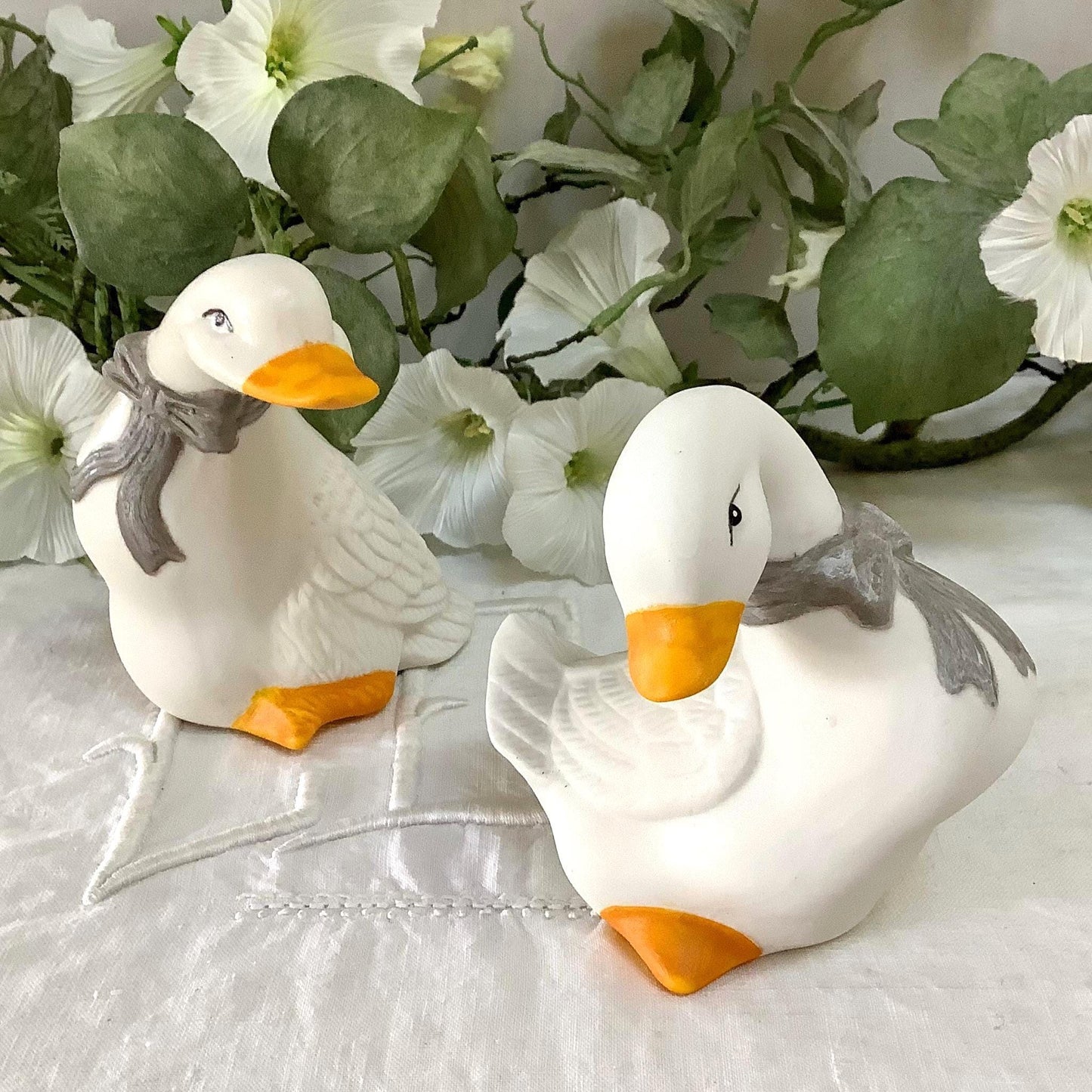 Figurines vintage oies collection porcelaine biscuit ht 10 cm