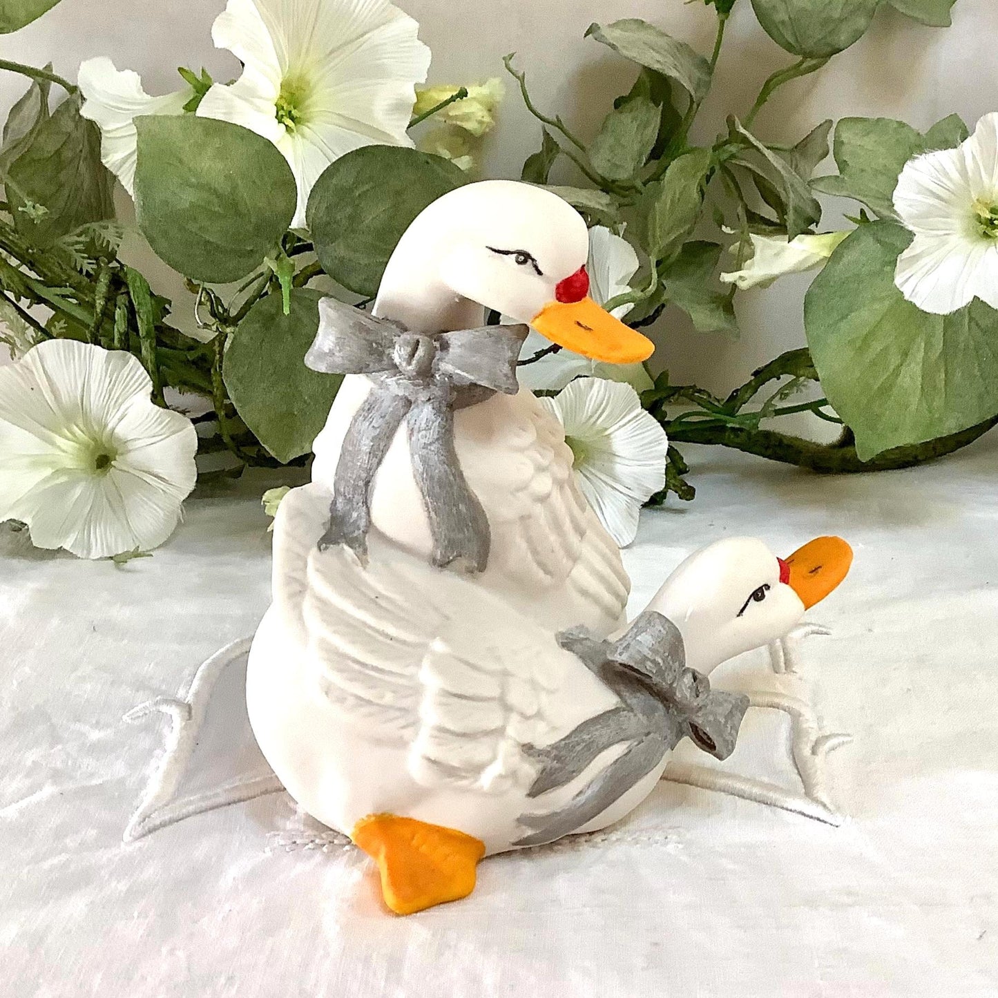 Figurine vintage oies collection porcelaine biscuit ht 12.5 cm