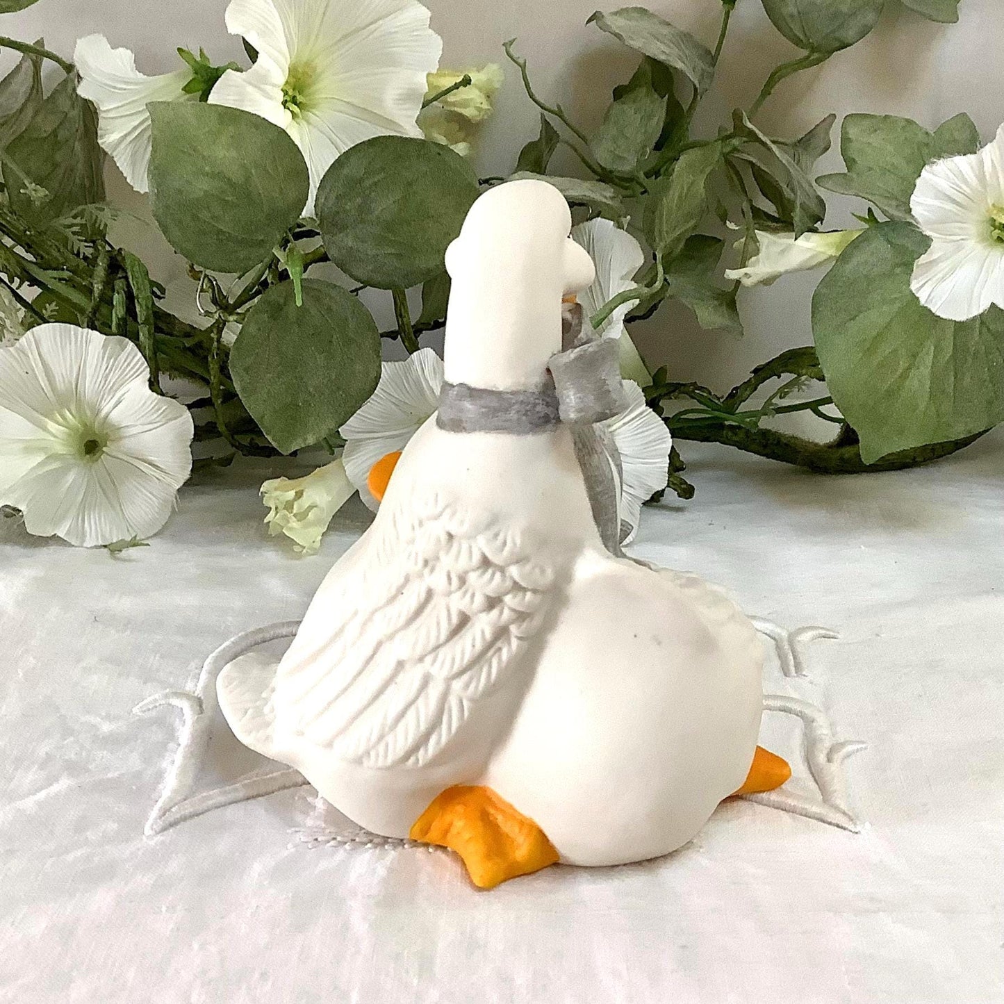 Figurine vintage oies collection porcelaine biscuit ht 12.5 cm