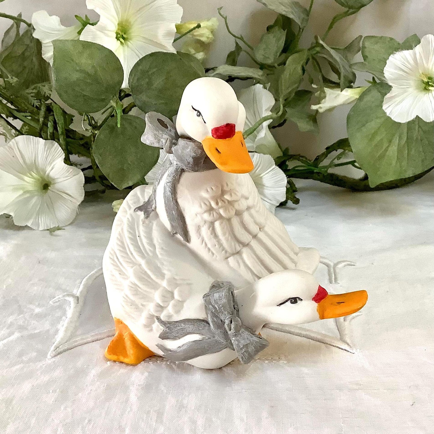 Figurine vintage oies collection porcelaine biscuit ht 12.5 cm