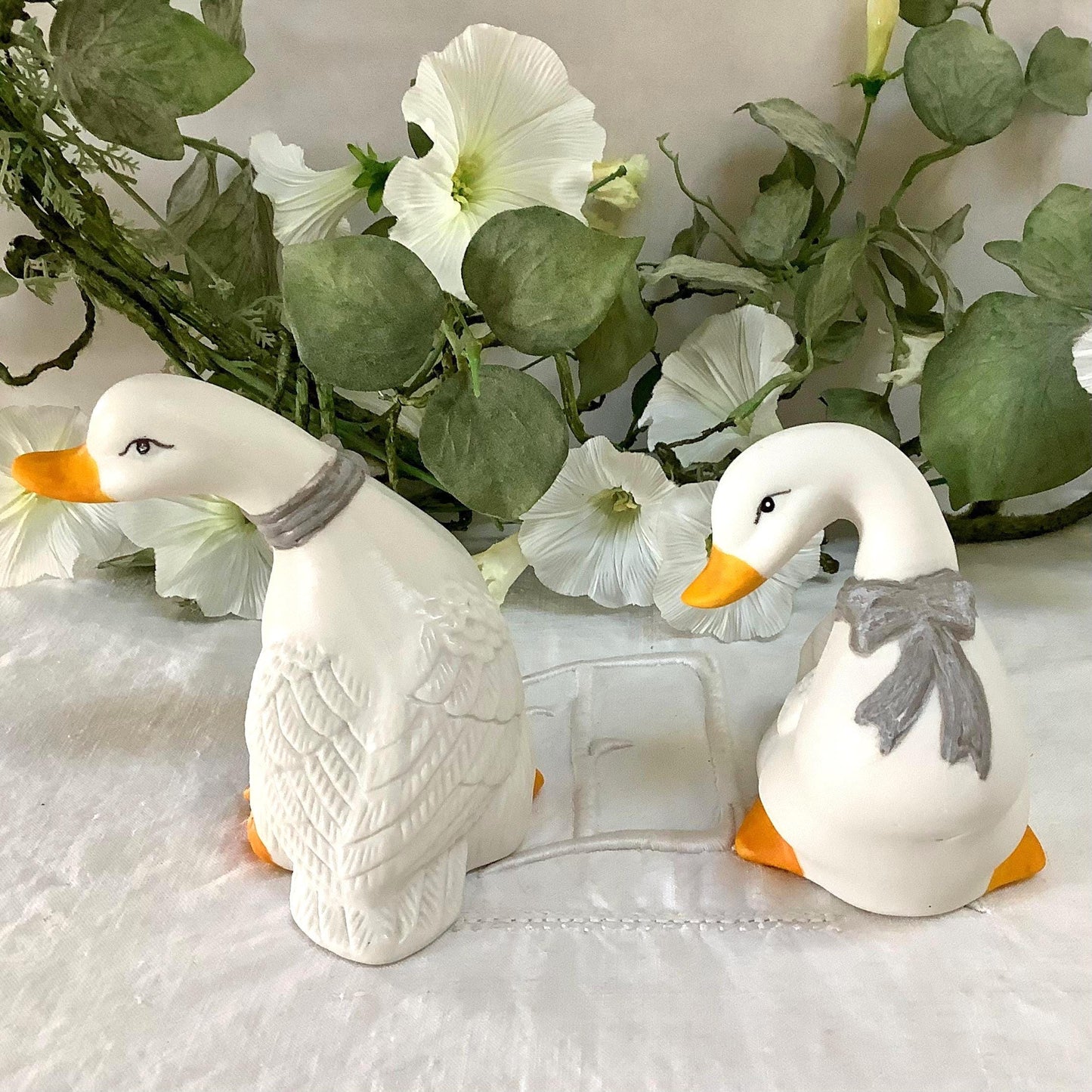 Figurines vintage oies collection porcelaine biscuit ht 10 cm