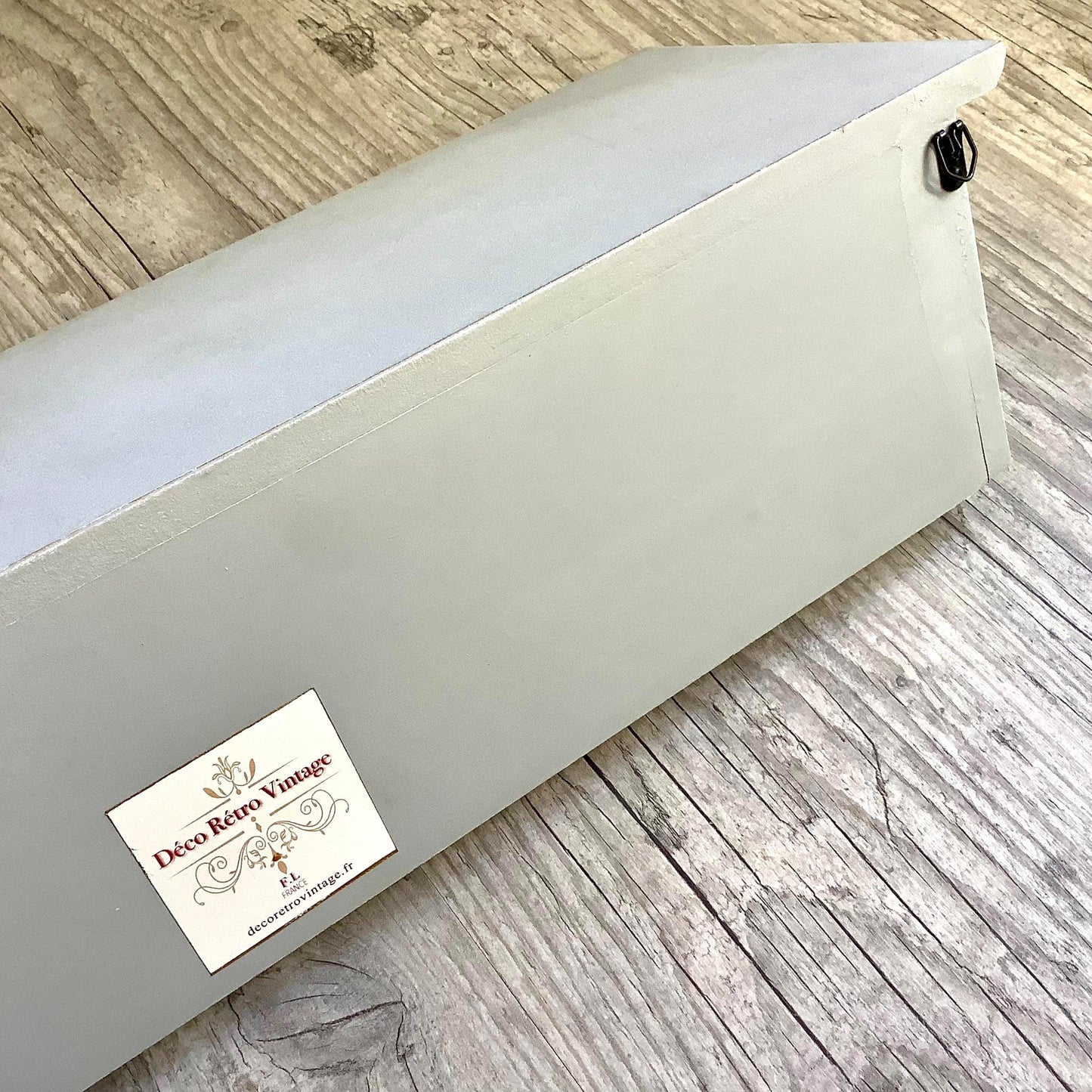 Étagère bois vintage gris 3 crochets porte casseroles 60 cm
