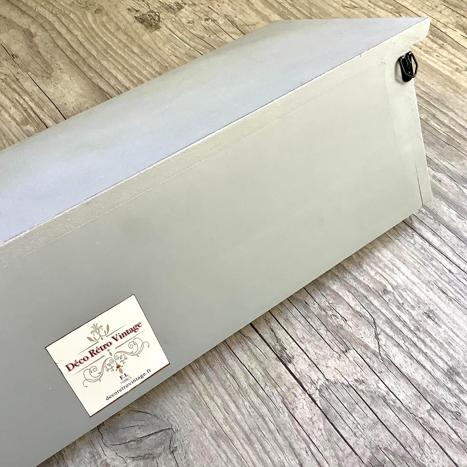 Étagère bois vintage gris 3 crochets porte casseroles 60 cm