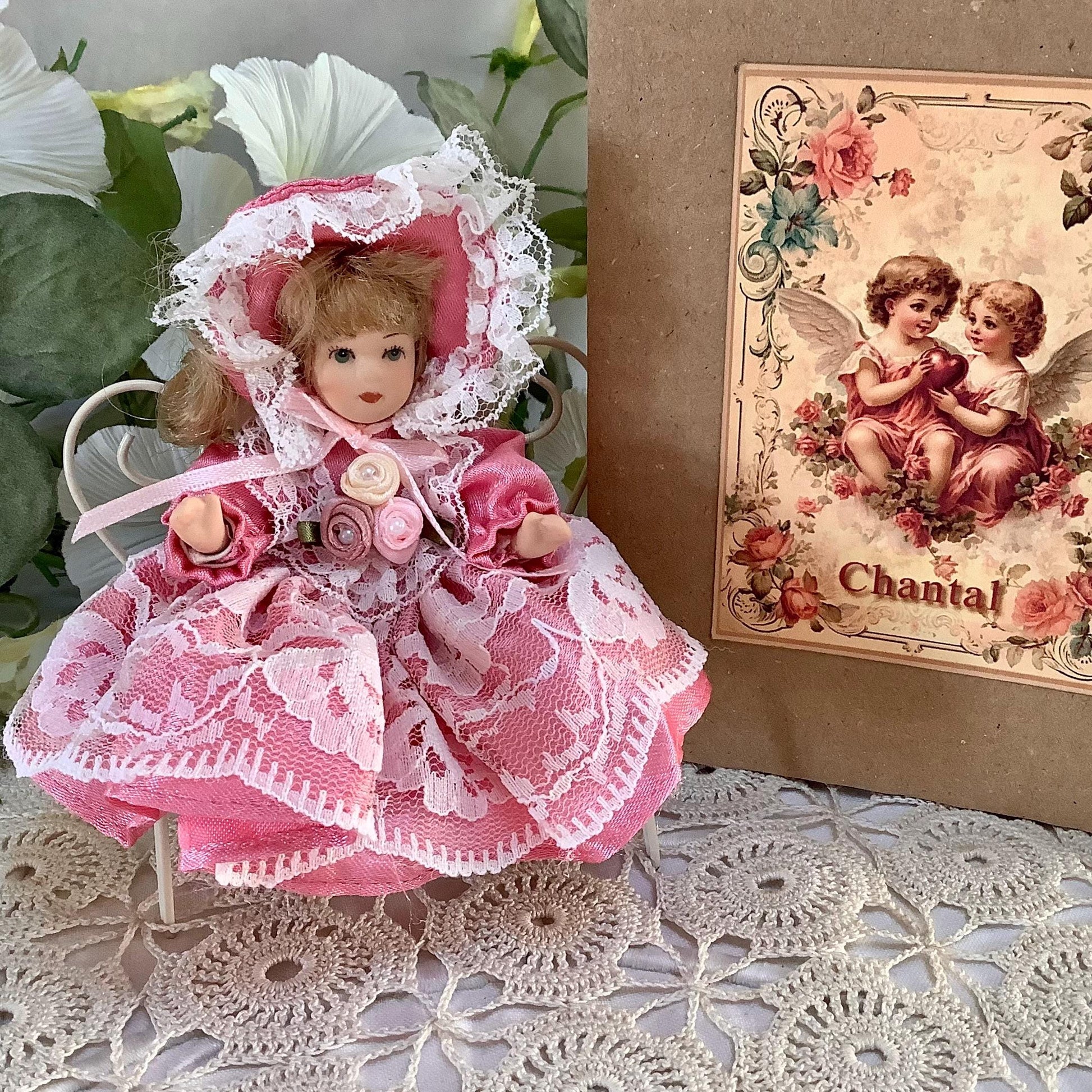 Chantal poupée porcelaine miniature vintage ht 11 cm
