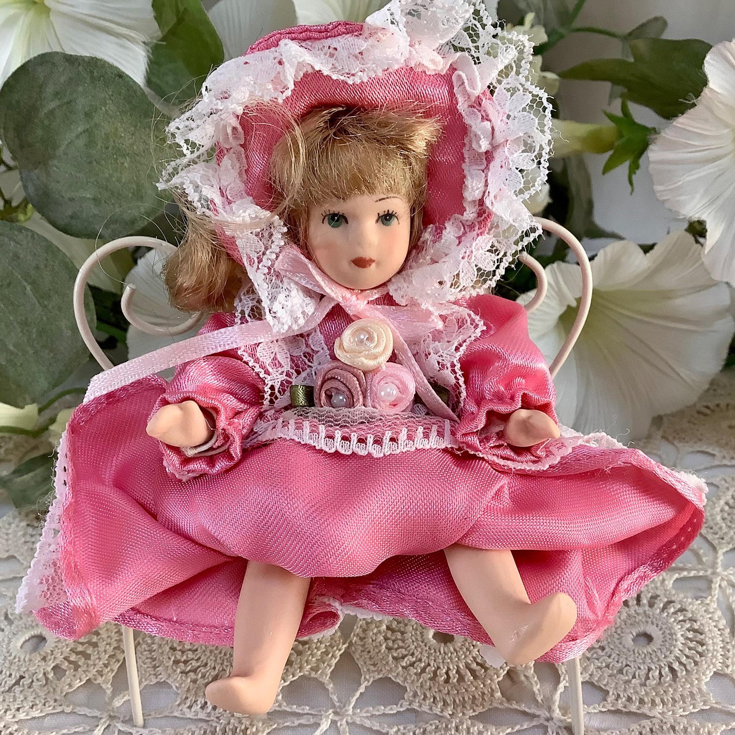 Chantal poupée porcelaine miniature vintage ht 11 cm