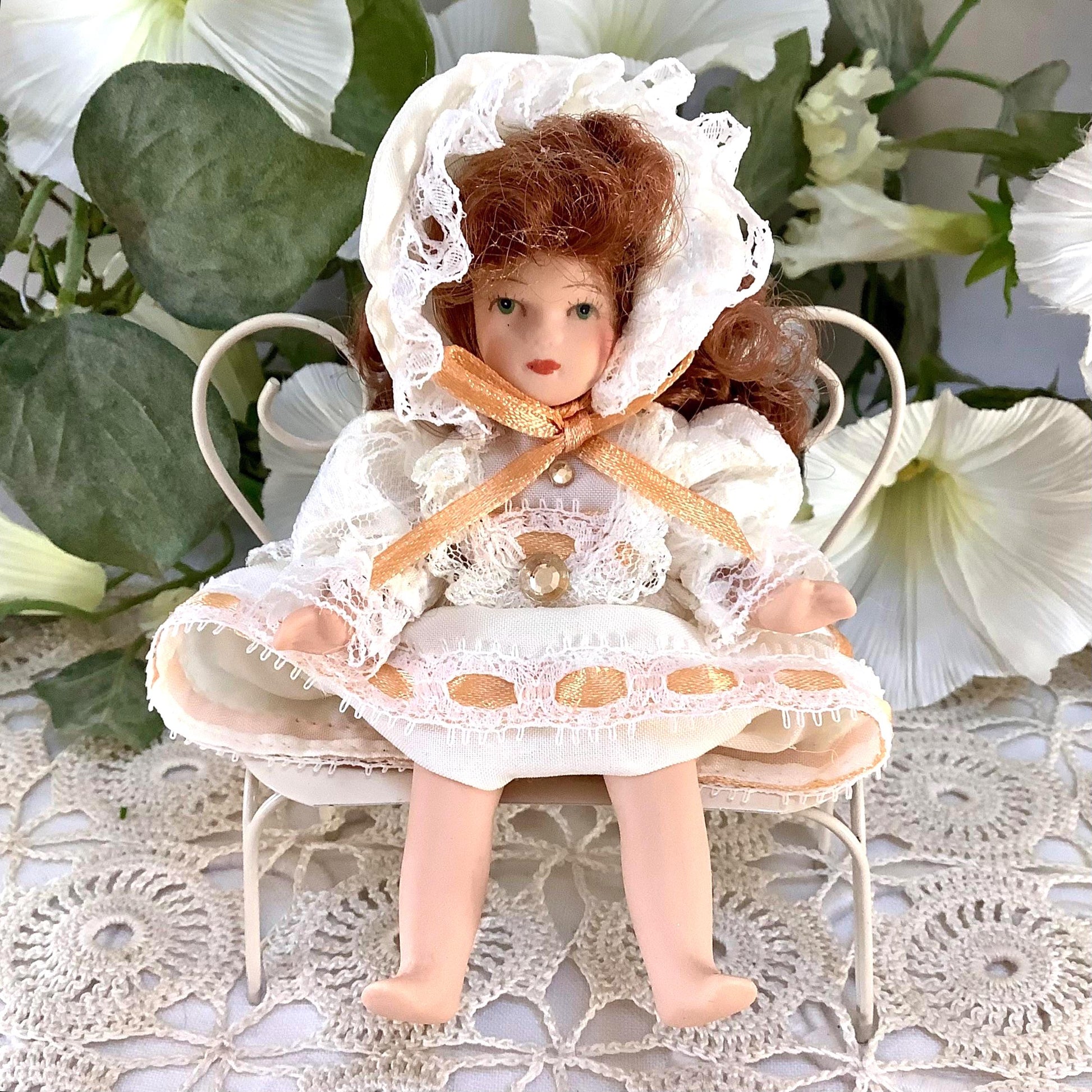 Stéphanie poupée porcelaine miniature vintage ht 12 cm