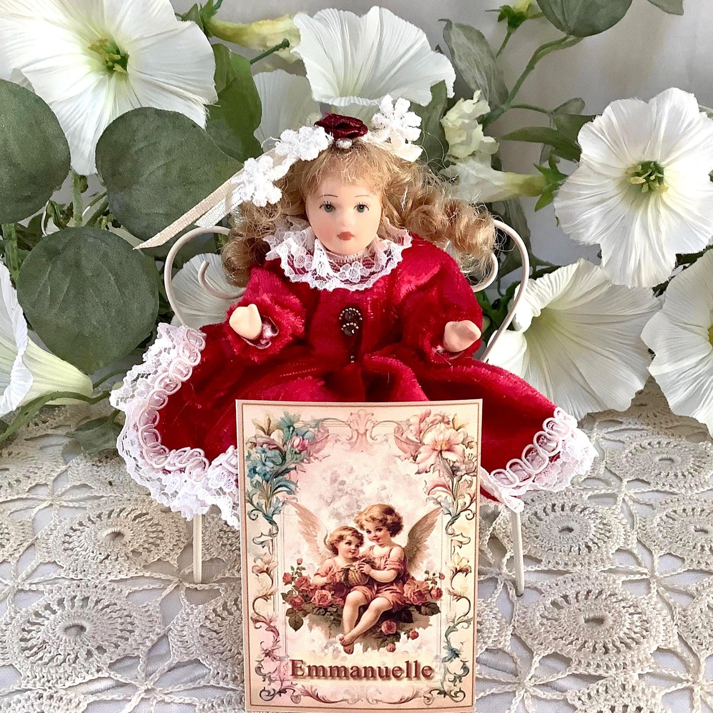 Emmanuelle poupée porcelaine miniature vintage ht 12 cm