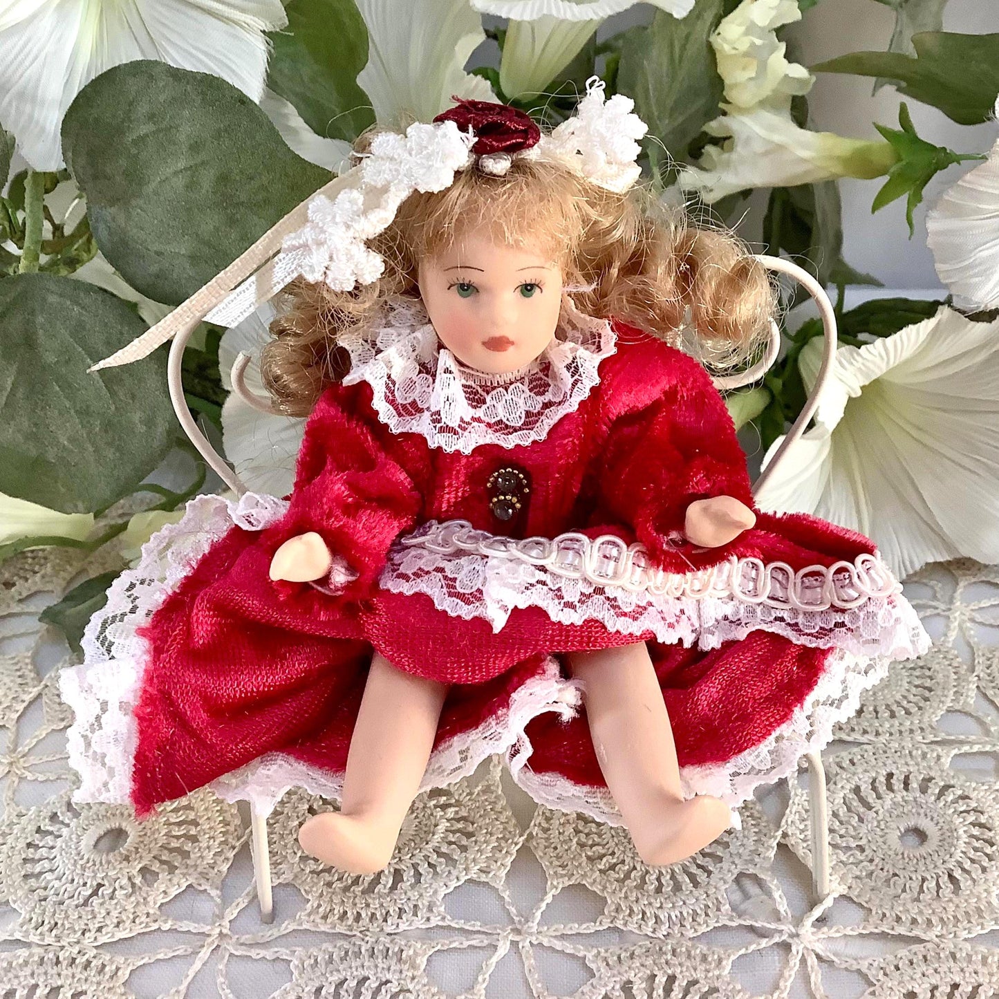 Emmanuelle poupée porcelaine miniature vintage ht 12 cm