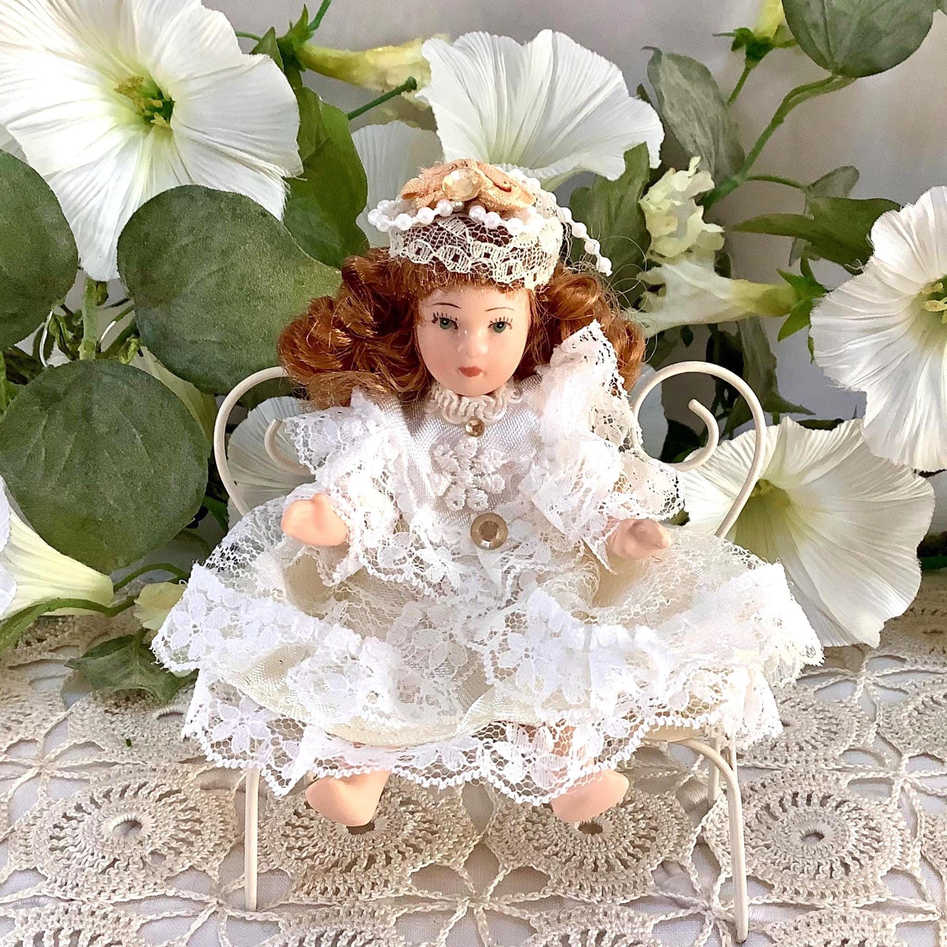 Denise poupée porcelaine miniature vintage ht 11 cm