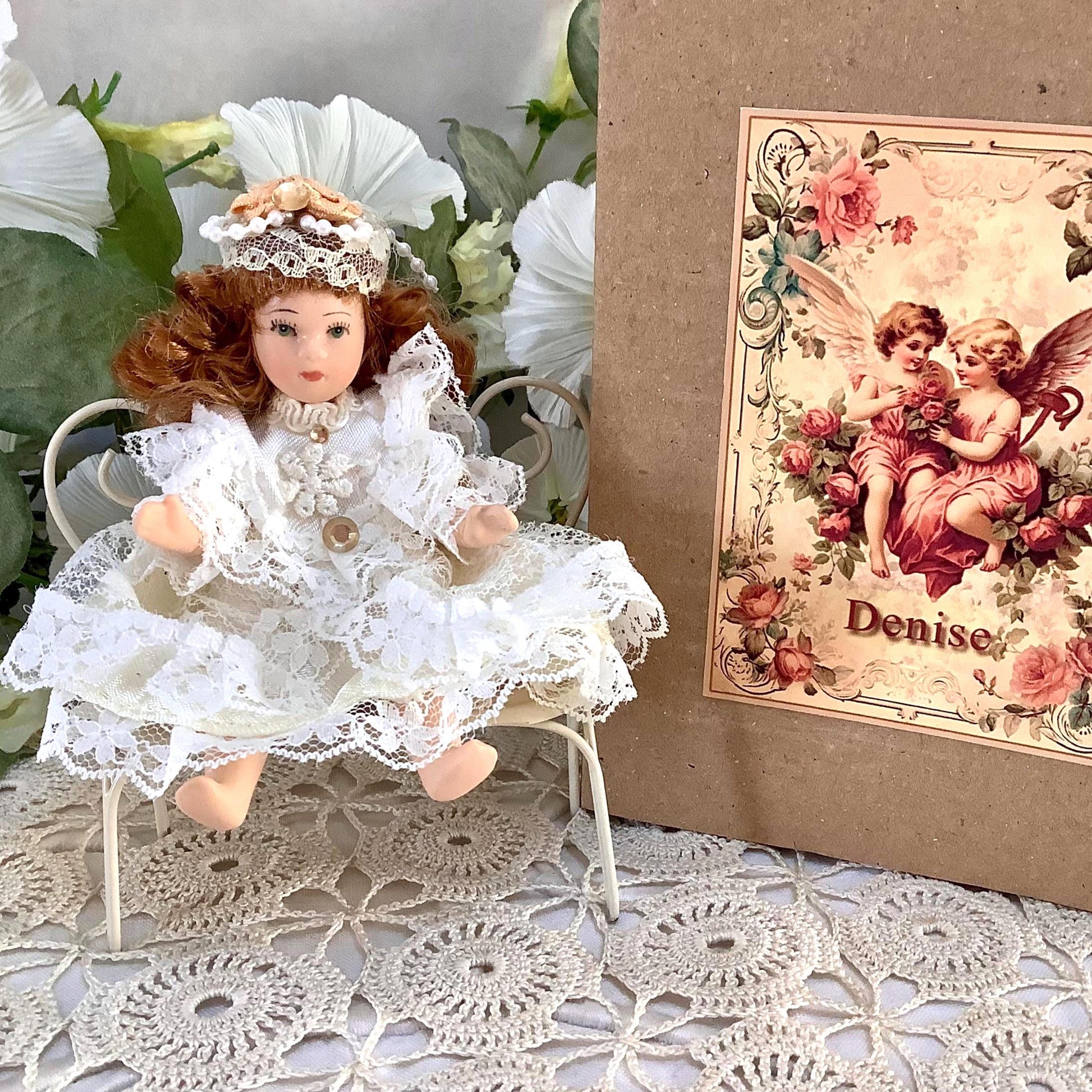 Denise poupée porcelaine miniature vintage ht 11 cm