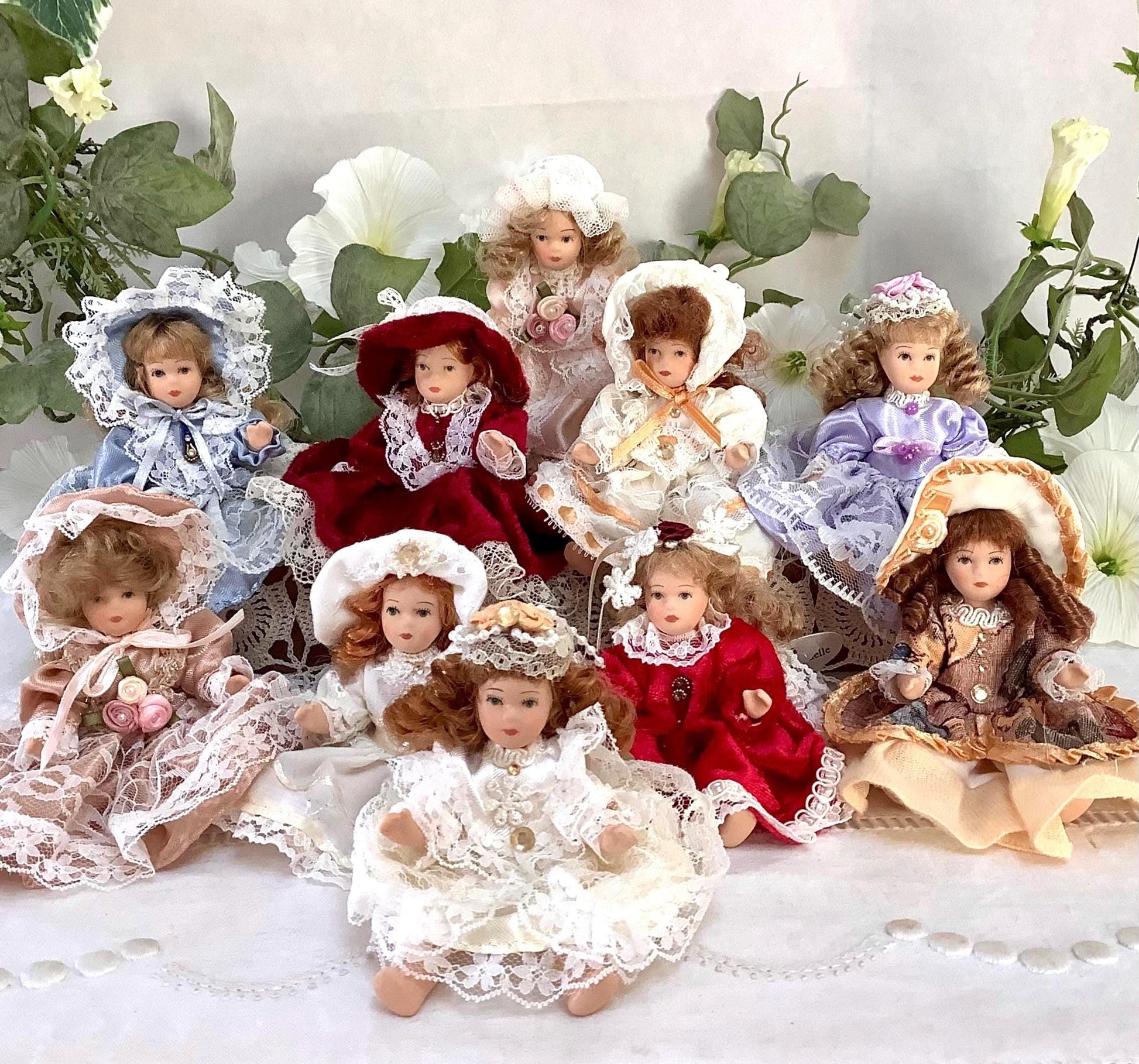 Claudette poupée porcelaine miniature vintage ht 12 cm