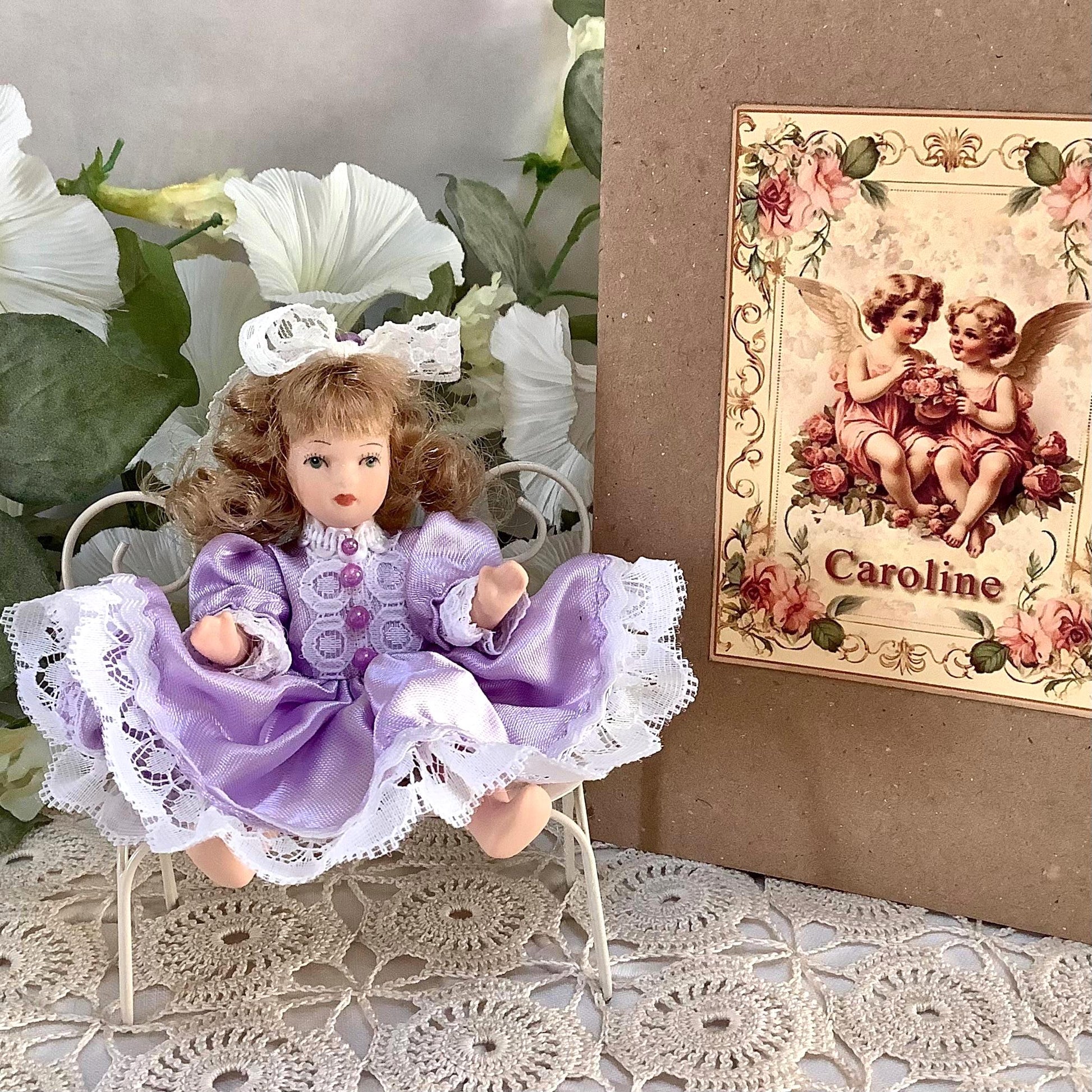 Caroline poupée porcelaine miniature vintage ht 12 cm