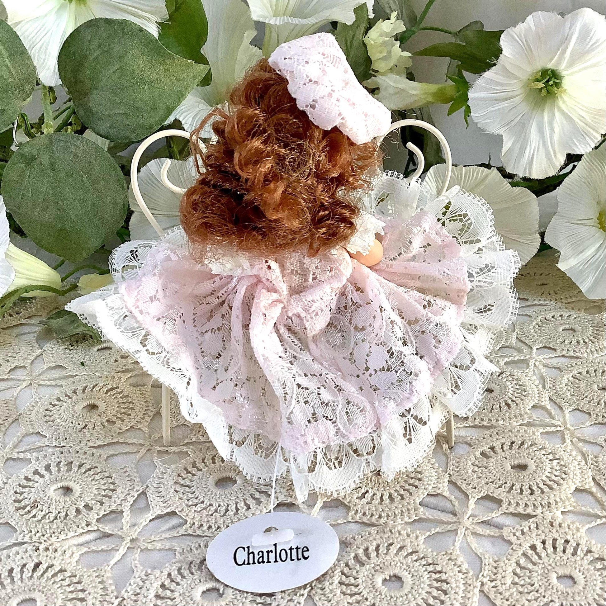 Charlotte poupée porcelaine miniature vintage ht 11 cm
