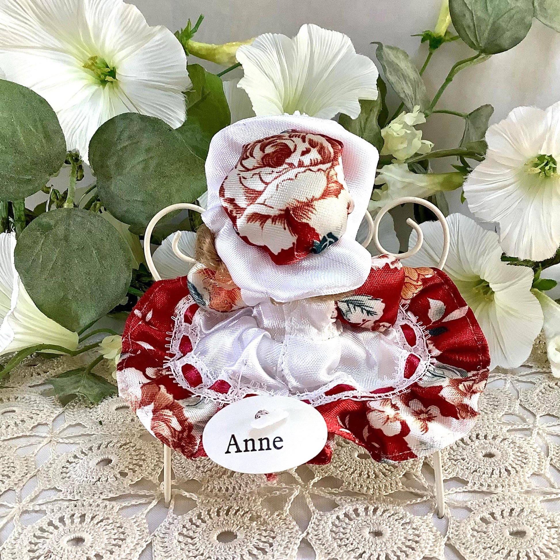 Anne poupée porcelaine miniature vintage ht 11 cm