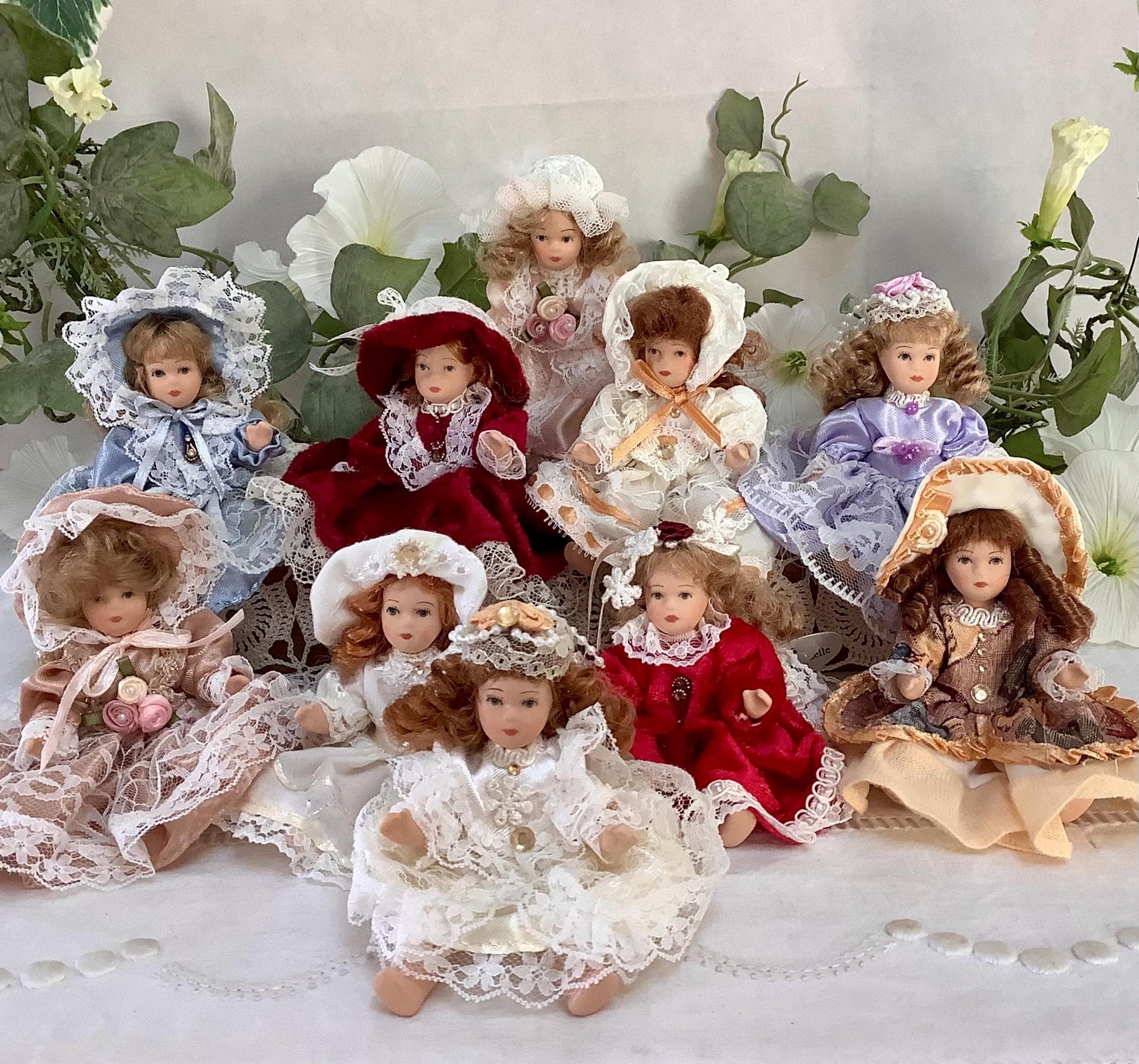 Angèle poupée porcelaine miniature vintage ht 11 cm