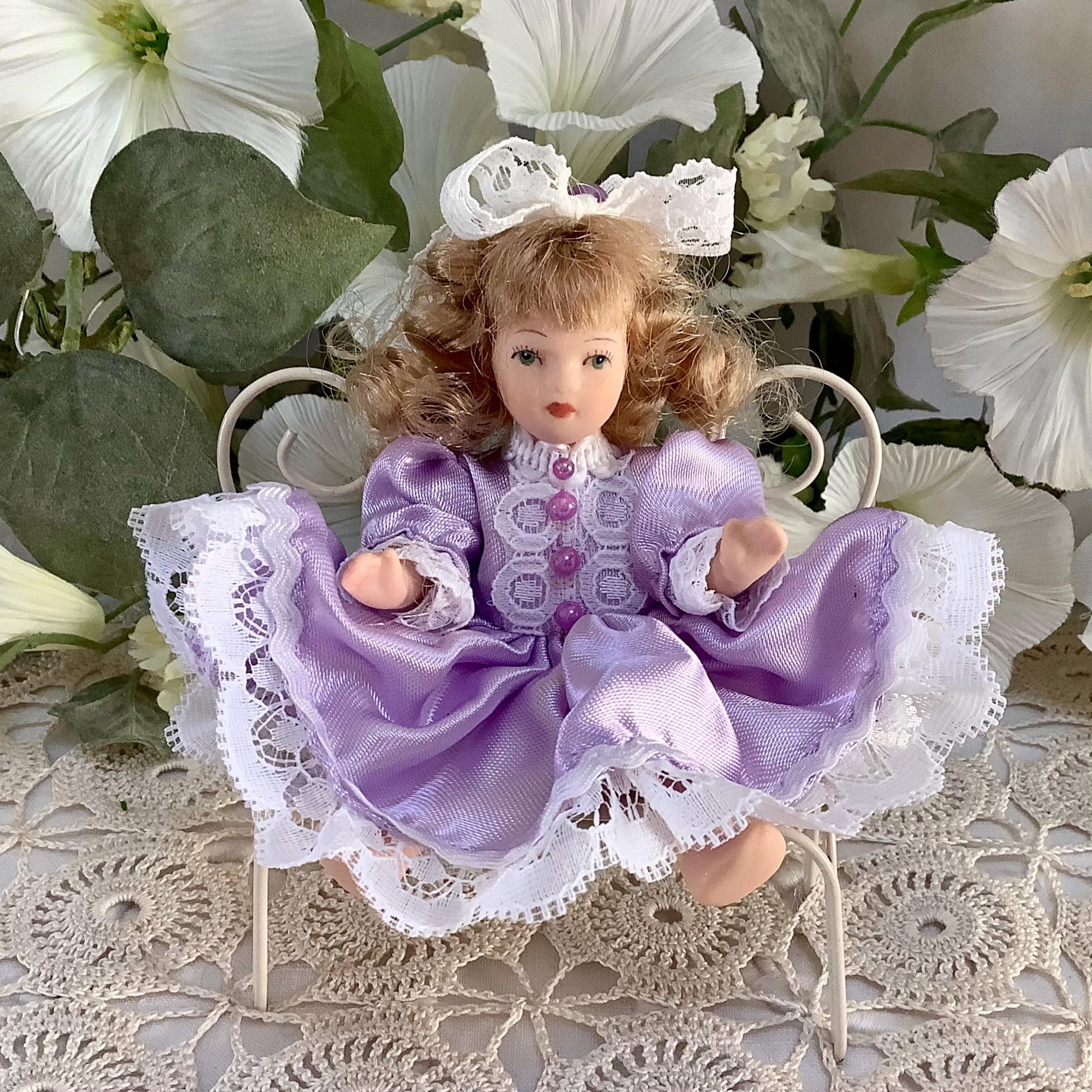 Caroline poupée porcelaine miniature vintage ht 12 cm