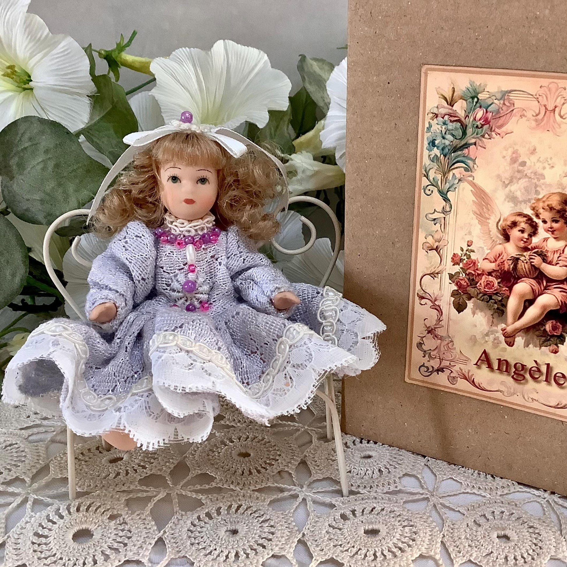 Angèle poupée porcelaine miniature vintage ht 11 cm