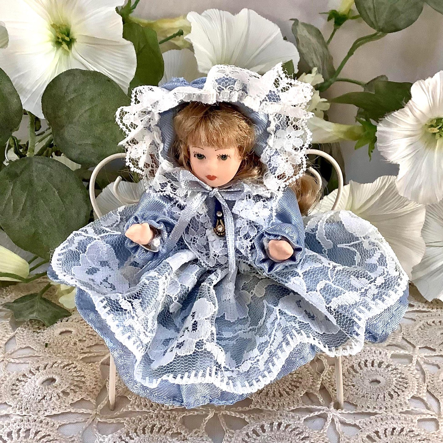 Valérie poupée porcelaine miniature vintage ht 12 cm