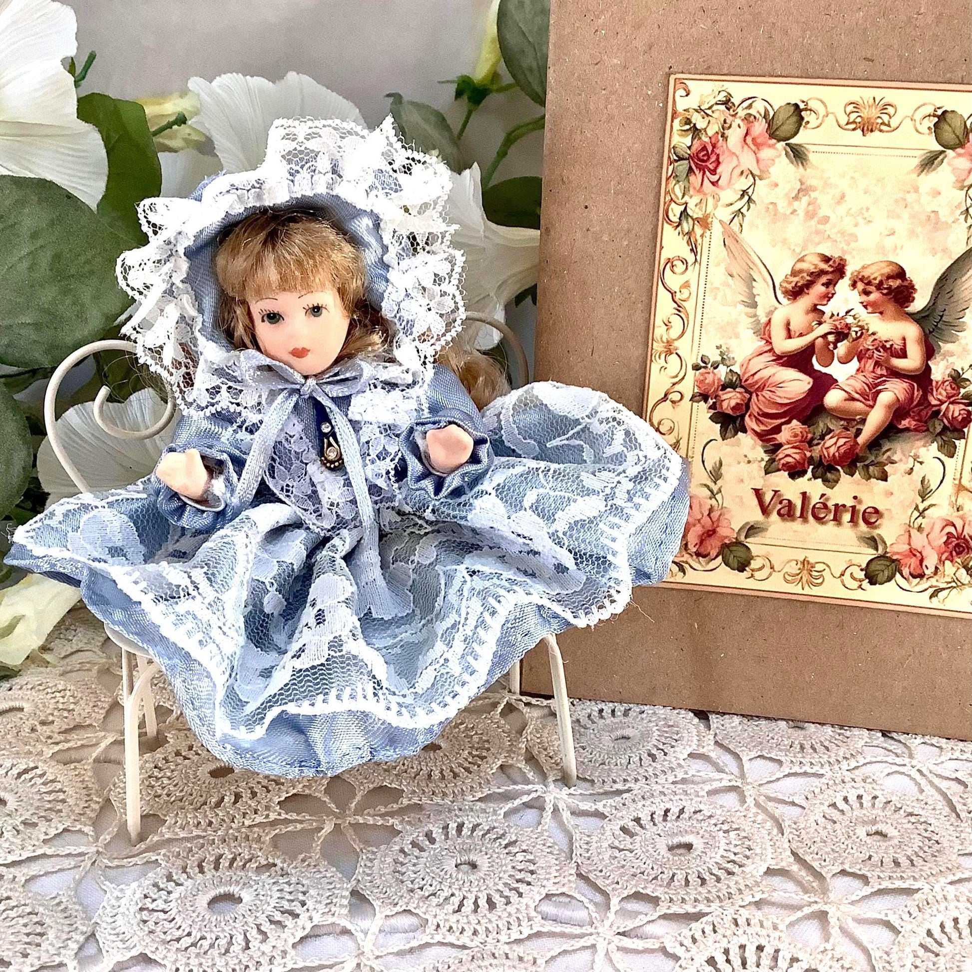 Valérie poupée porcelaine miniature vintage ht 12 cm